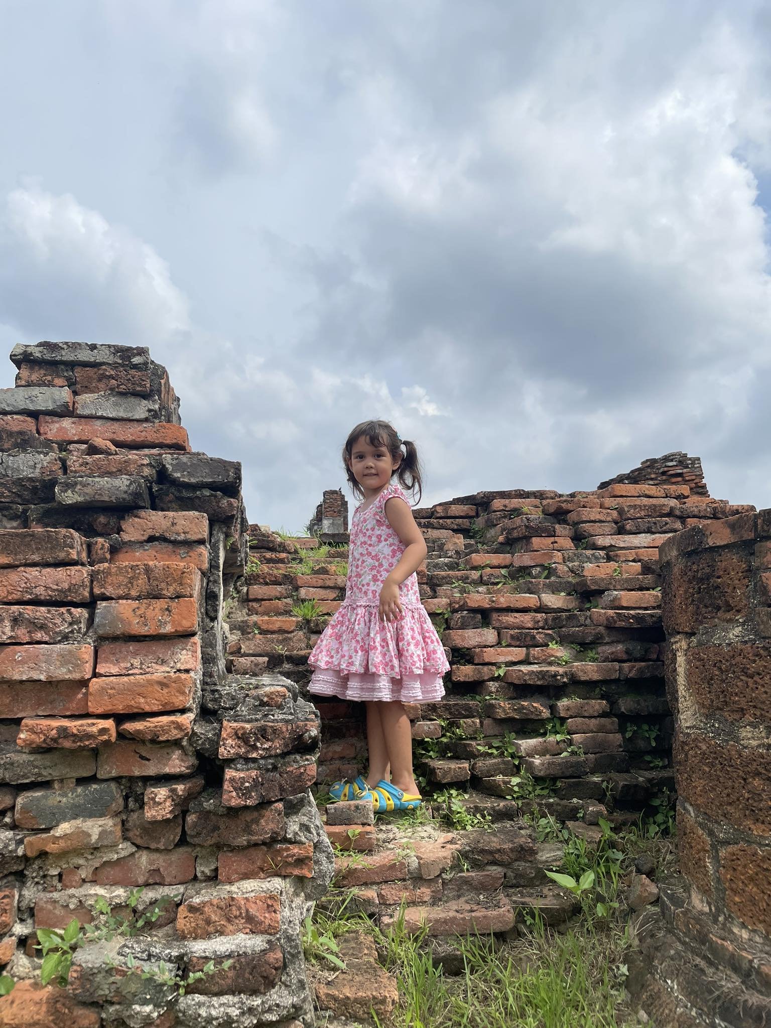 2022 Ayutthaya with Cokie. Liana & Lalita & Gift (27).jpg
