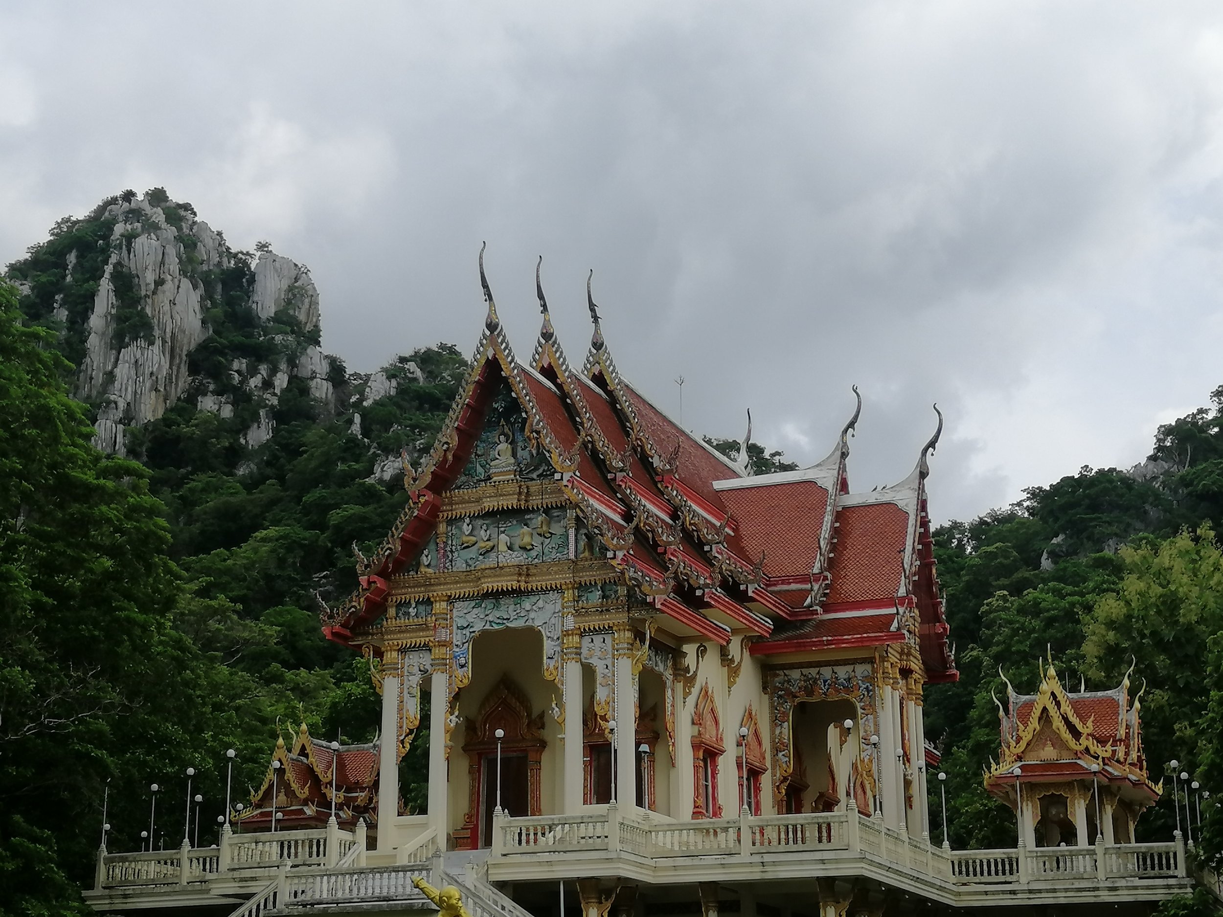 2021 Khao Sam Roi Yod Wat Khao Daeng Temple (1).jpg