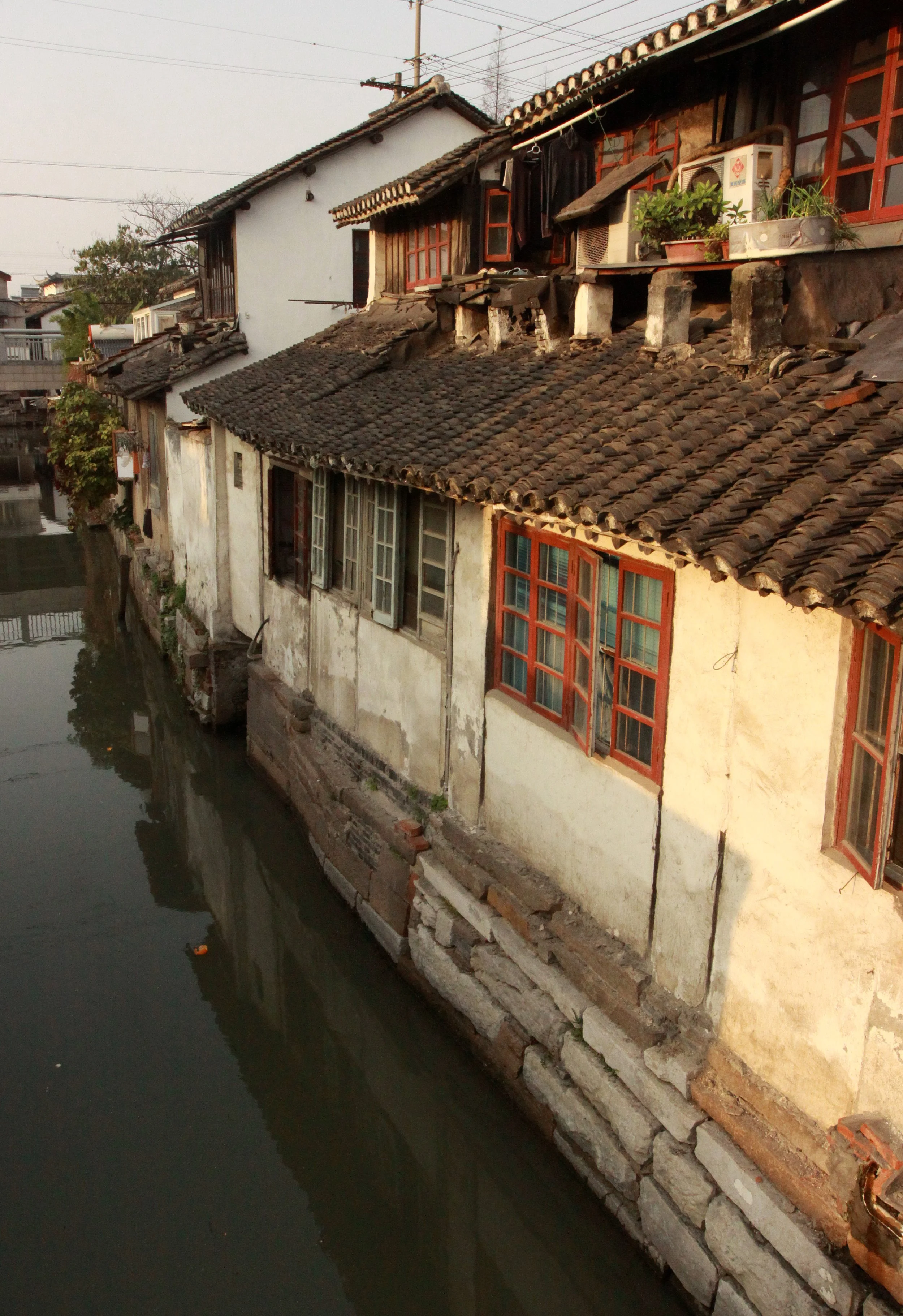 ZHUJIAJIAO WATER TOWN - NOVEMBER 20 2011 (115).JPG