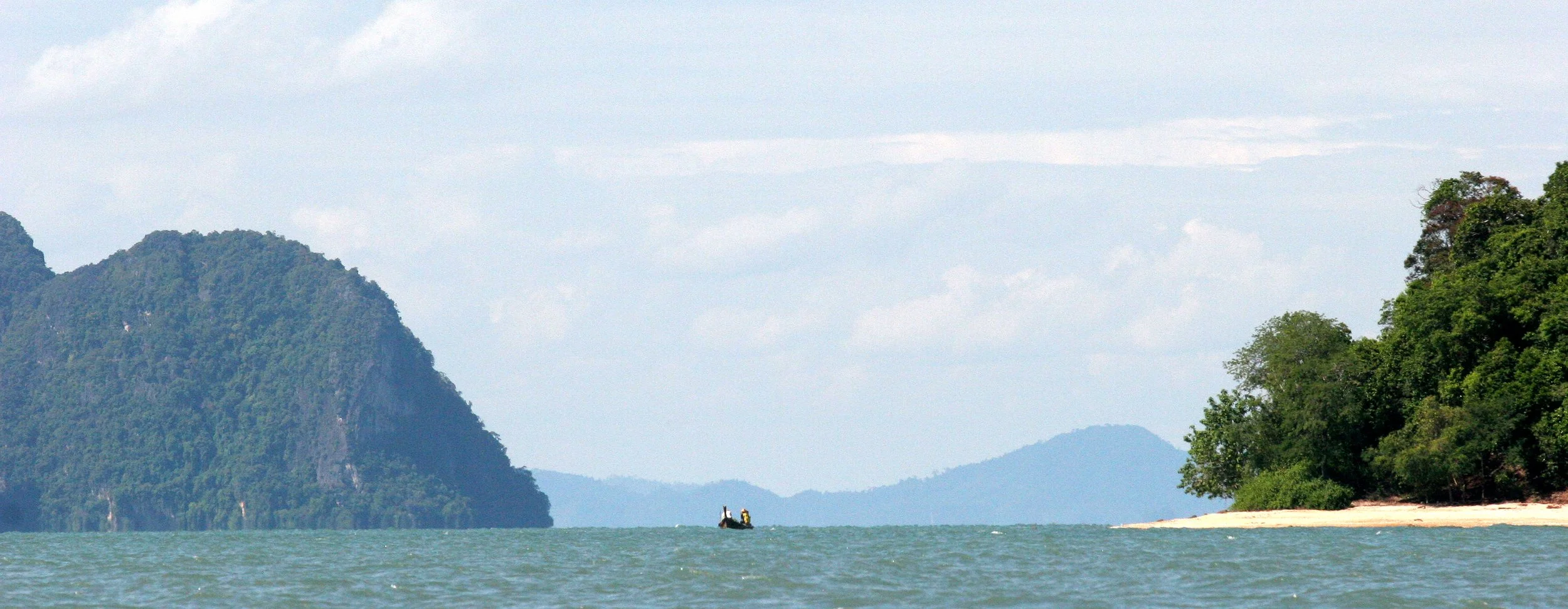 KOH LANTA - 2008 - HANGING IN LANTA.JPG