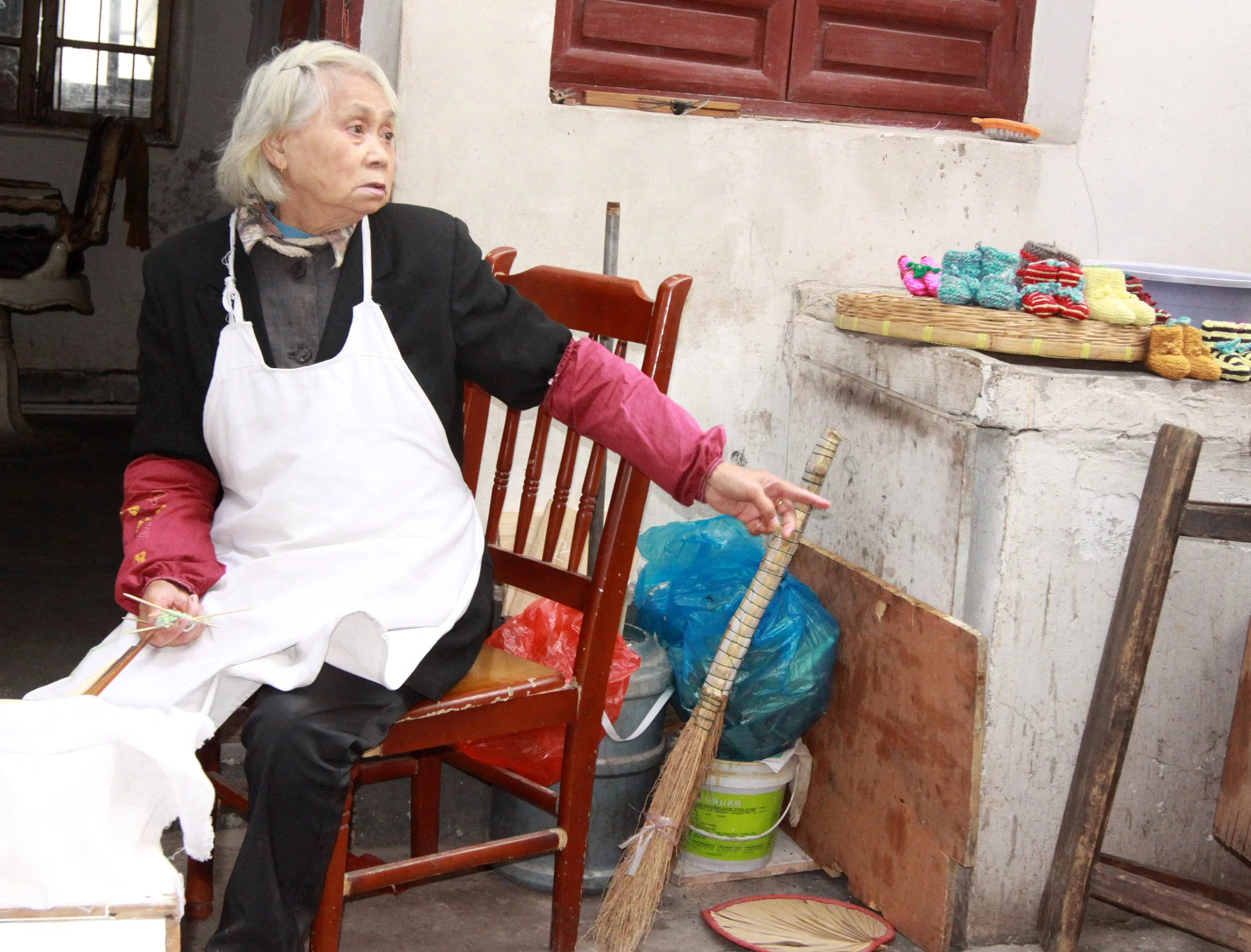 ZHUJIAJIAO WATER TOWN - NOVEMBER 20 2011 (101).JPG