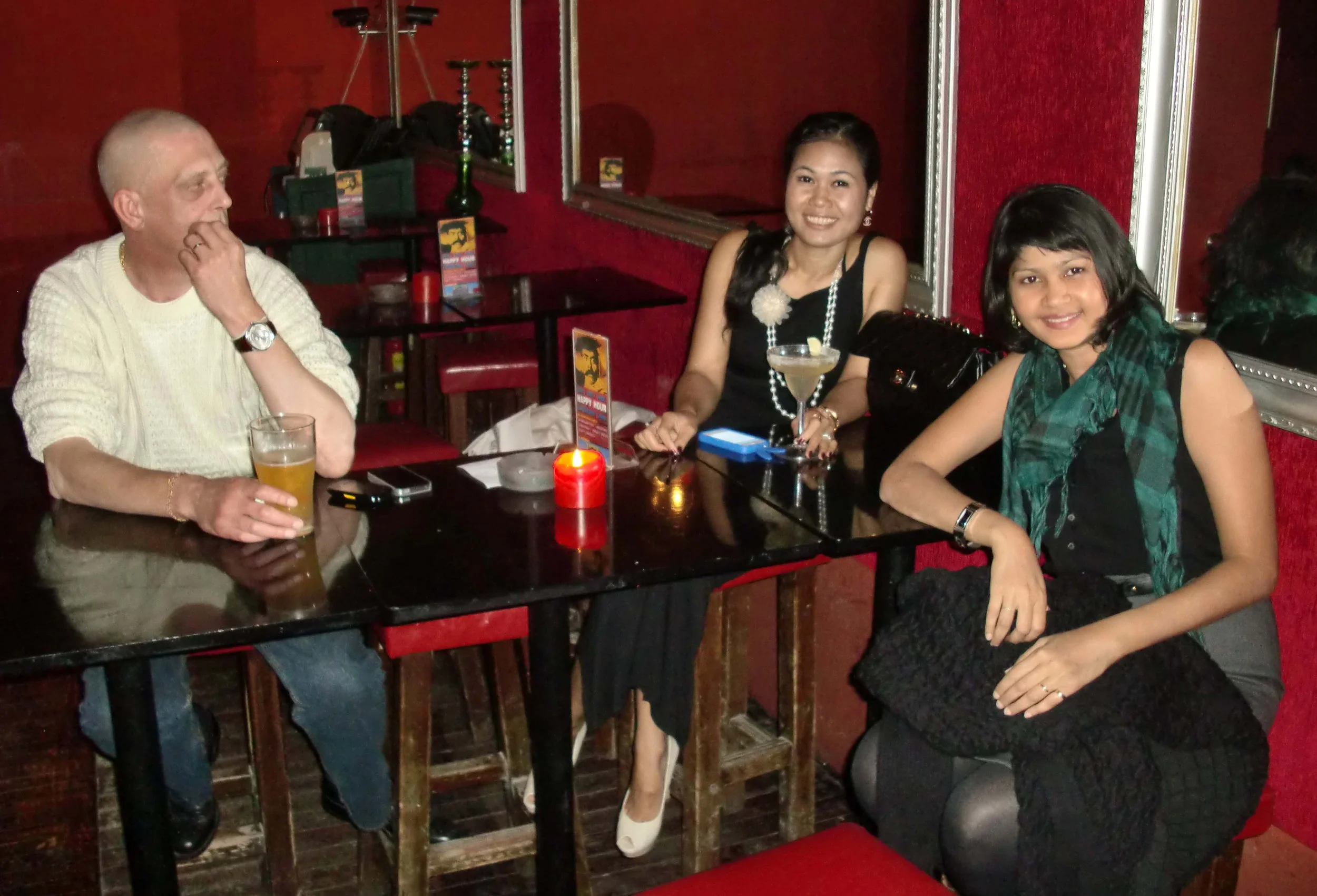 NIGHT OUT AT ZAPATAS - FRENCH CONCESSION - NATIONAL HOLIDAY OCTOBER 2011 (2).JPG
