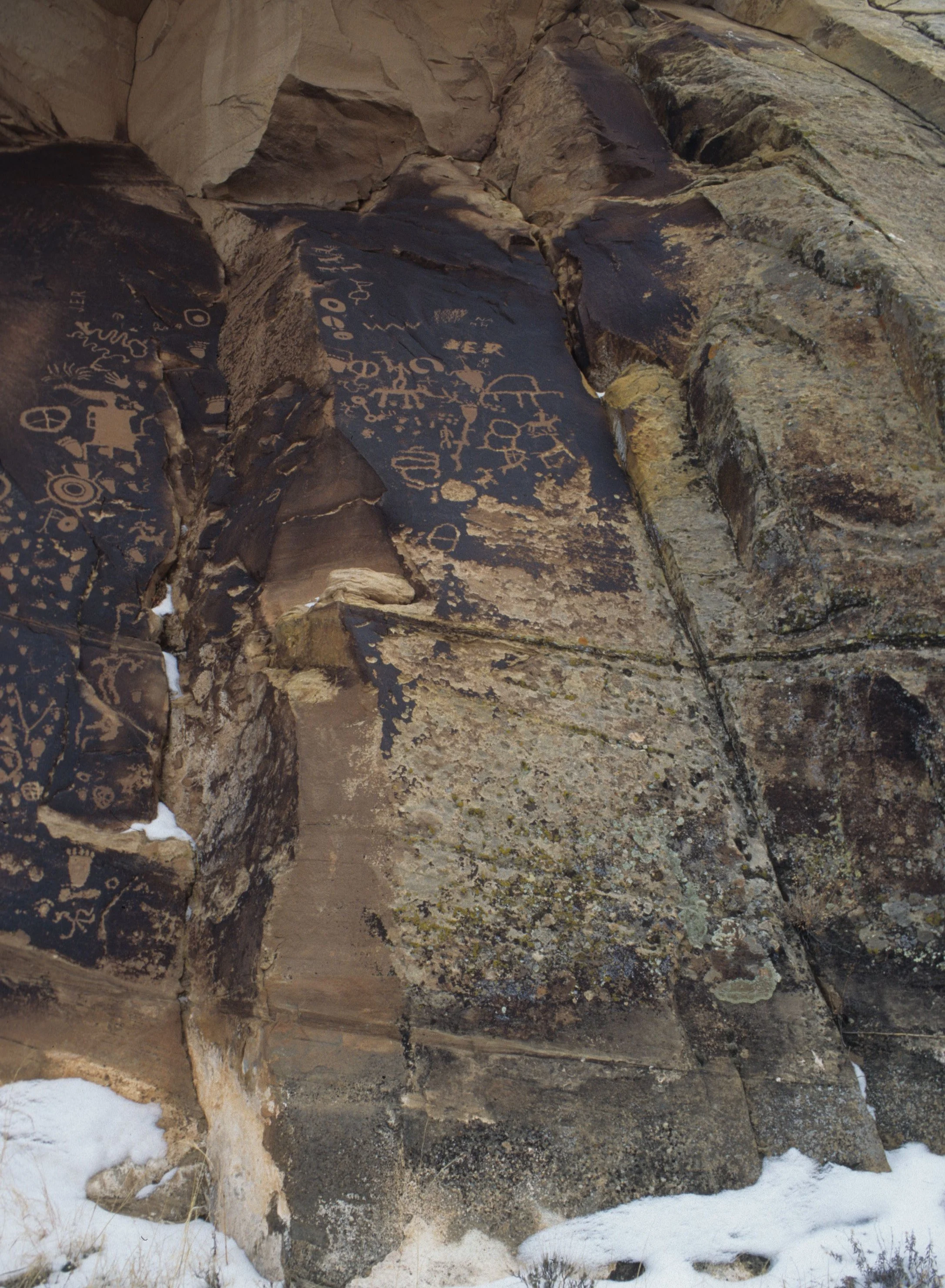 ANASAZILAND - CANYONLANDS - NEWSPAPER ROCK.jpg