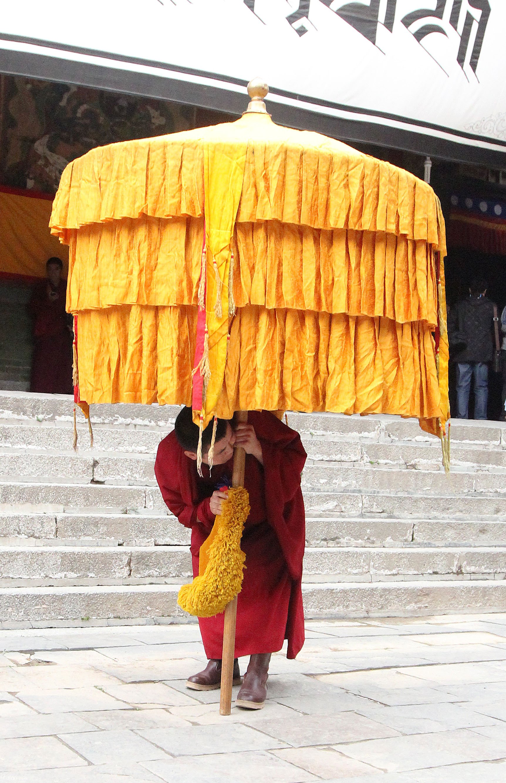KUMBUM MONASTERY - QINGHAI - SUNNING BUDDHA FESTIVAL 2013 (76).JPG