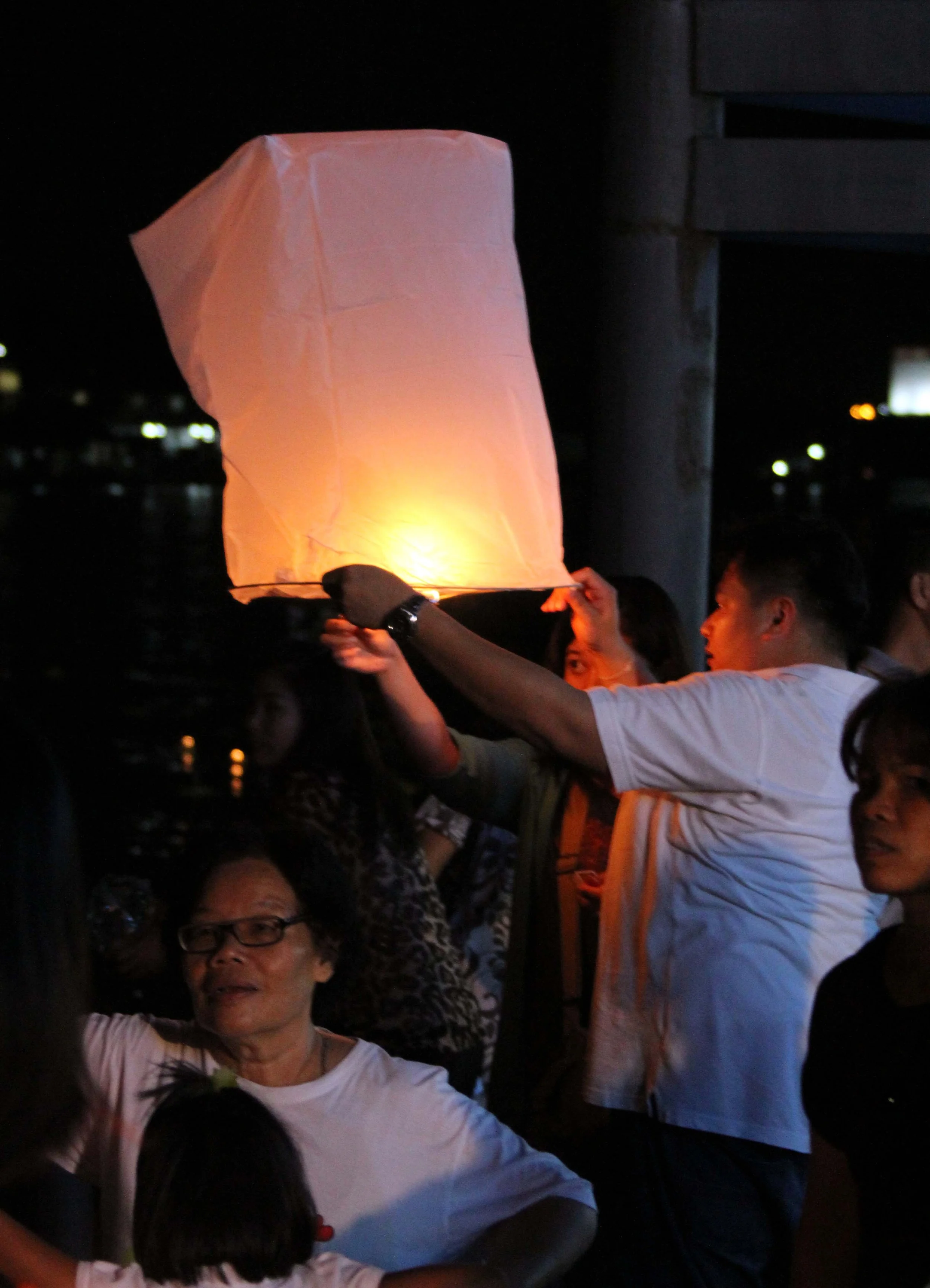 2013 Loy Krathong in Bangkok (25).JPG