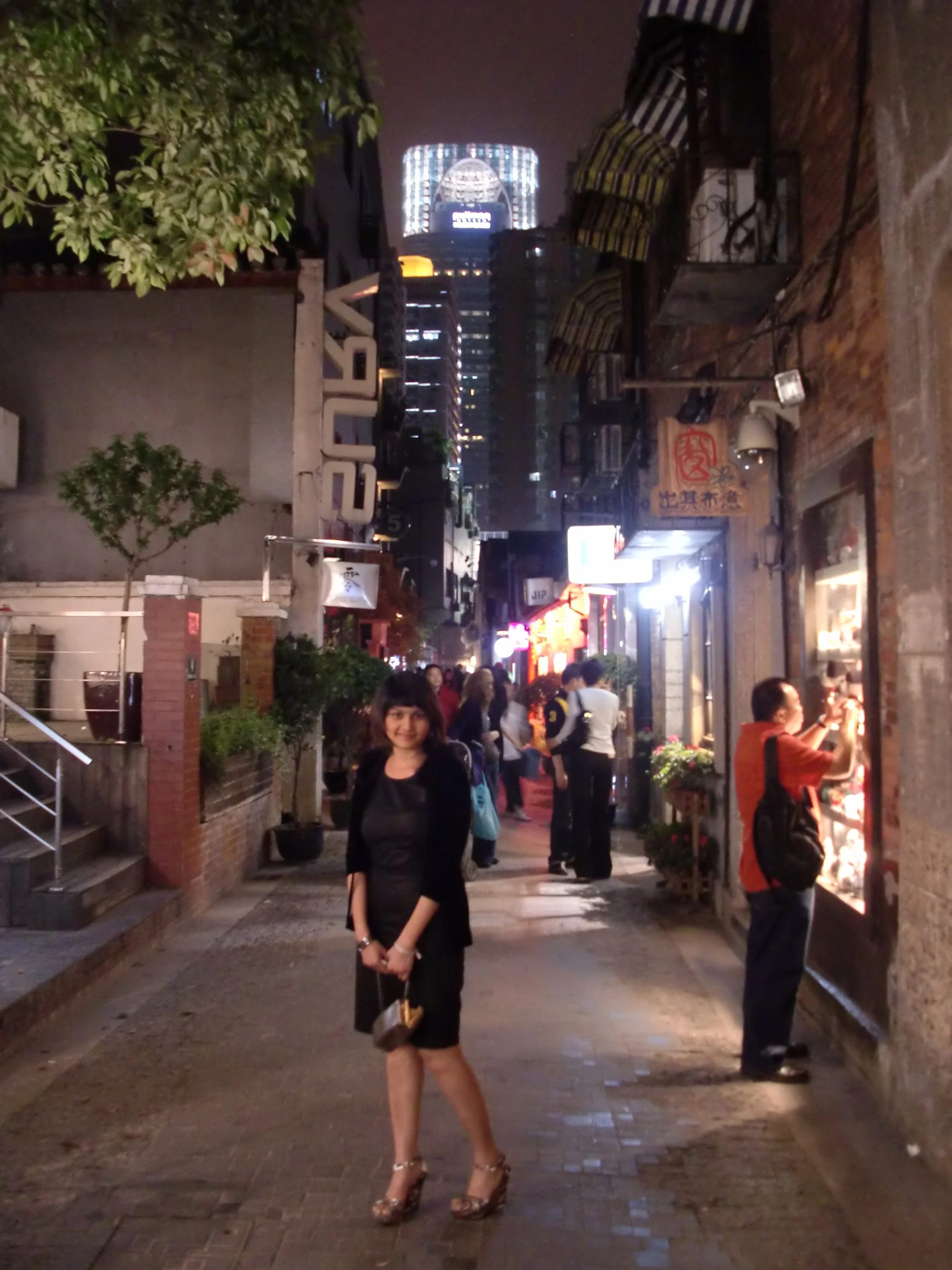 2011-4-30 TAIKANG LU SHANGHAI - MELTING POT PUB CONCERT (2).JPG