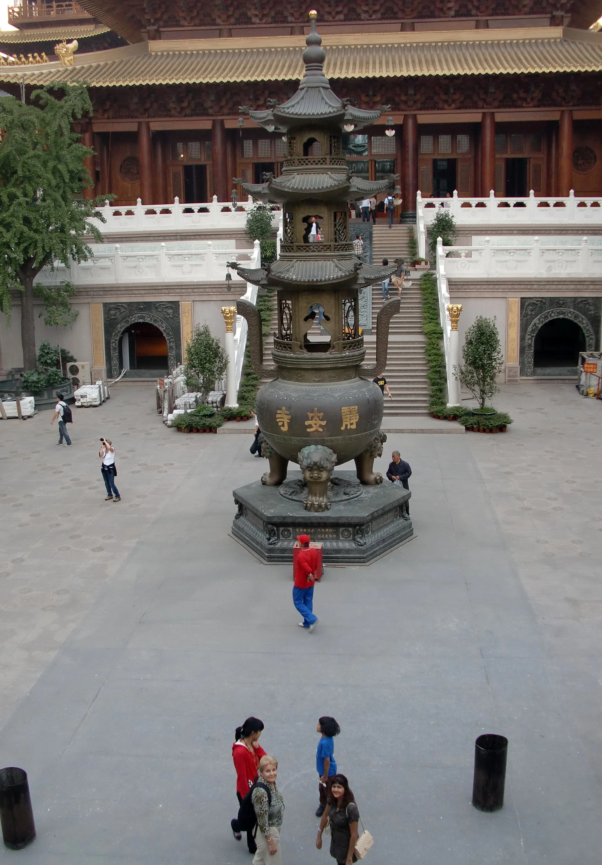 2010-10-3 JING'AN TEMPLE SHANGHAI (18).JPG