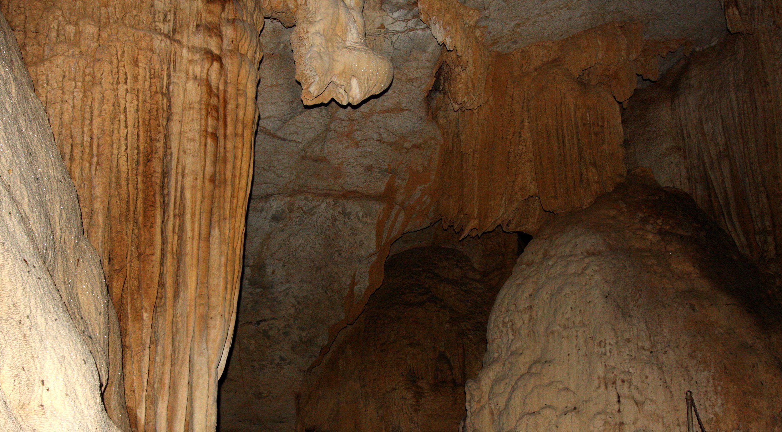 ANKARANA NATIONAL PARK MADAGASCAR - GIANT BAT CAVE (11).JPG