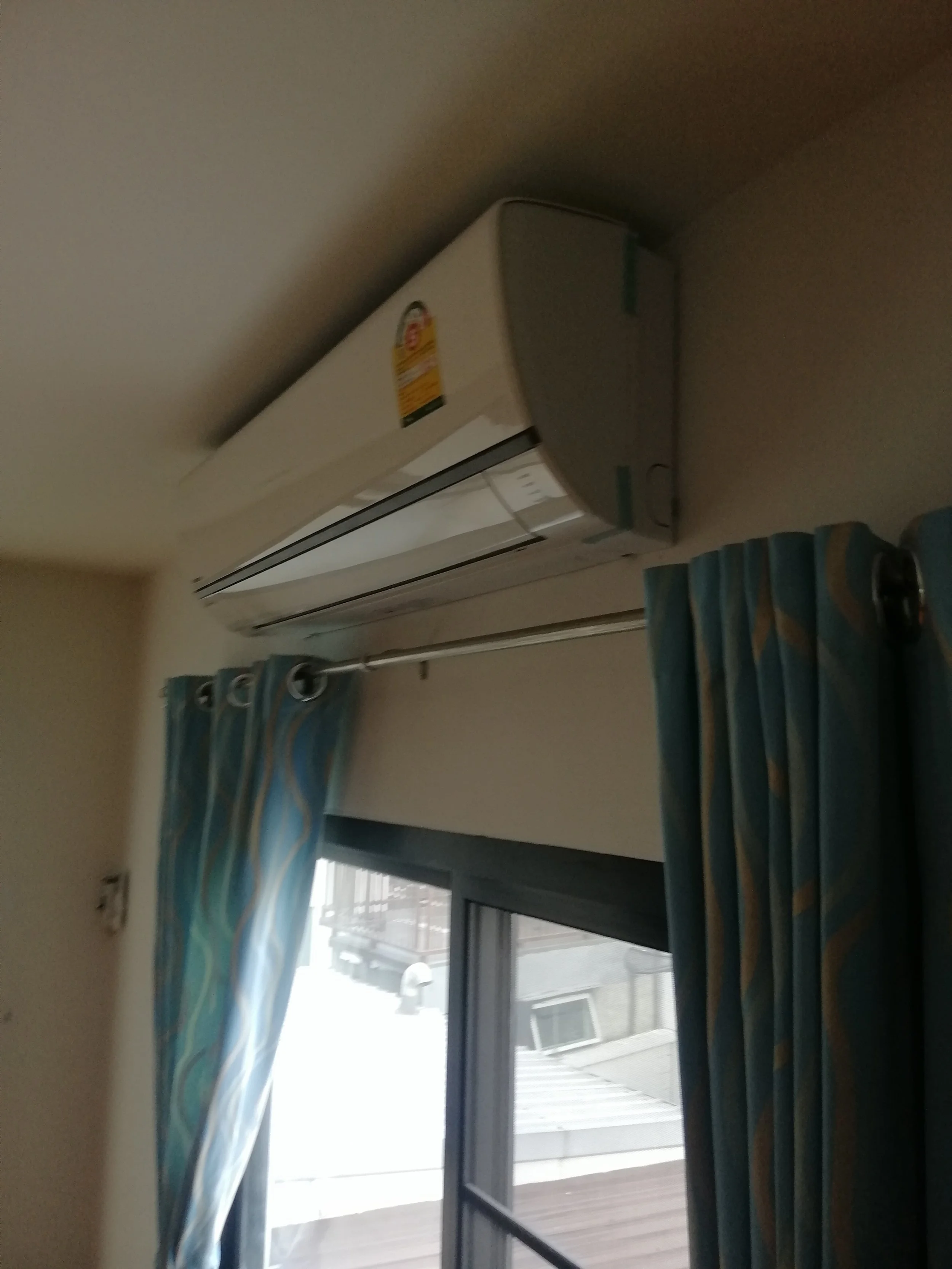 2020 Bangkok - Soi Bearing Soi 22 Condo Rental (6).jpg