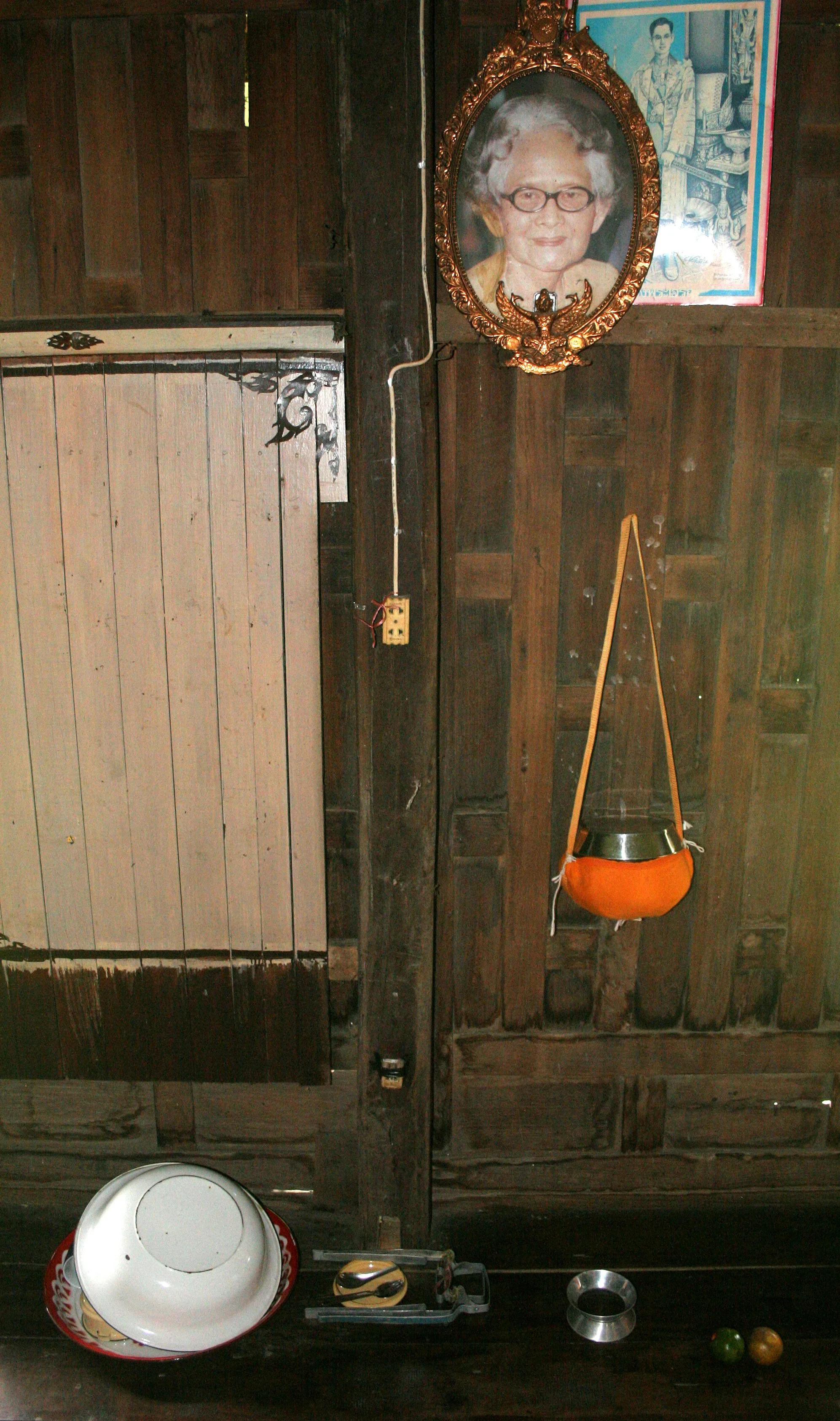 AYUDTHAYA - 2008 - VISITING UNCLE DANG (10).JPG