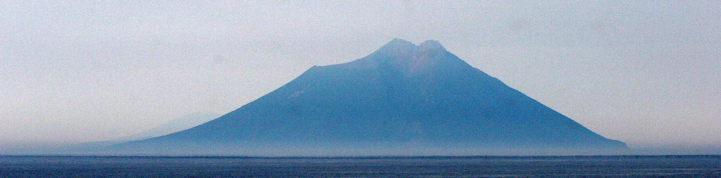 KURIL ISLANDS - VIEW LANDSCAPES AND GEOL - RUSSIA (86).jpg