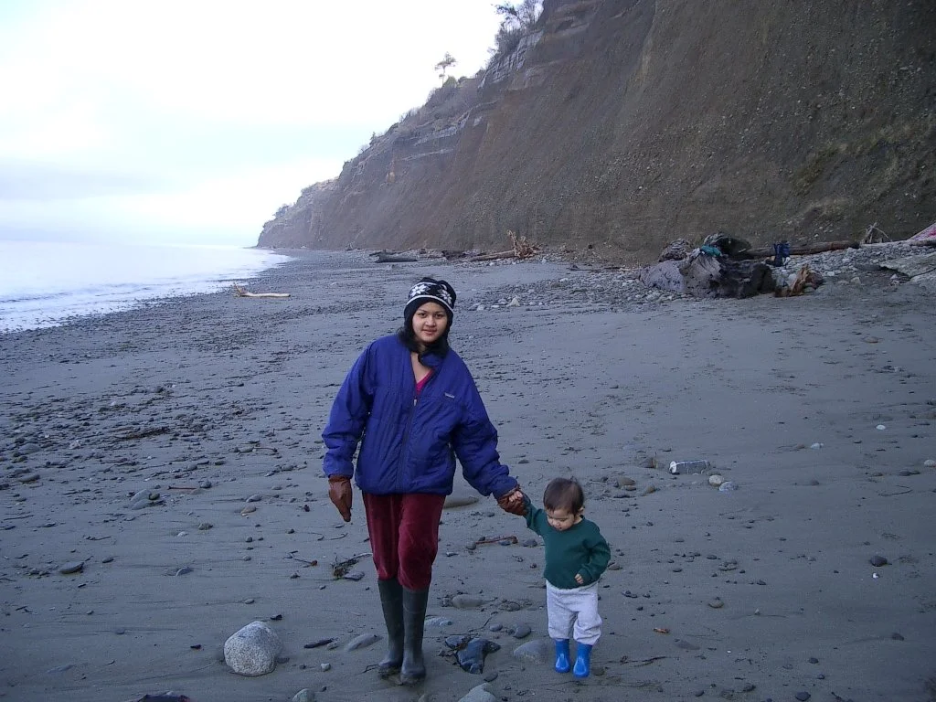 2004-1-18 LAKE FARM DAY ON THE BEACH (2).JPG