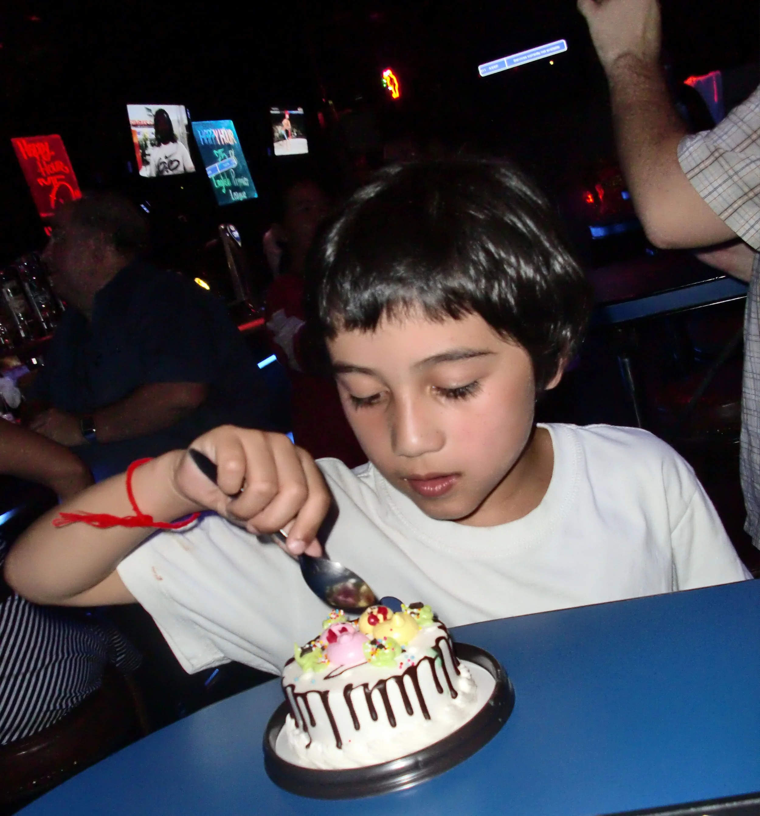 2010 Bangkok Soi Cowboy with Friends and Family (18).JPG