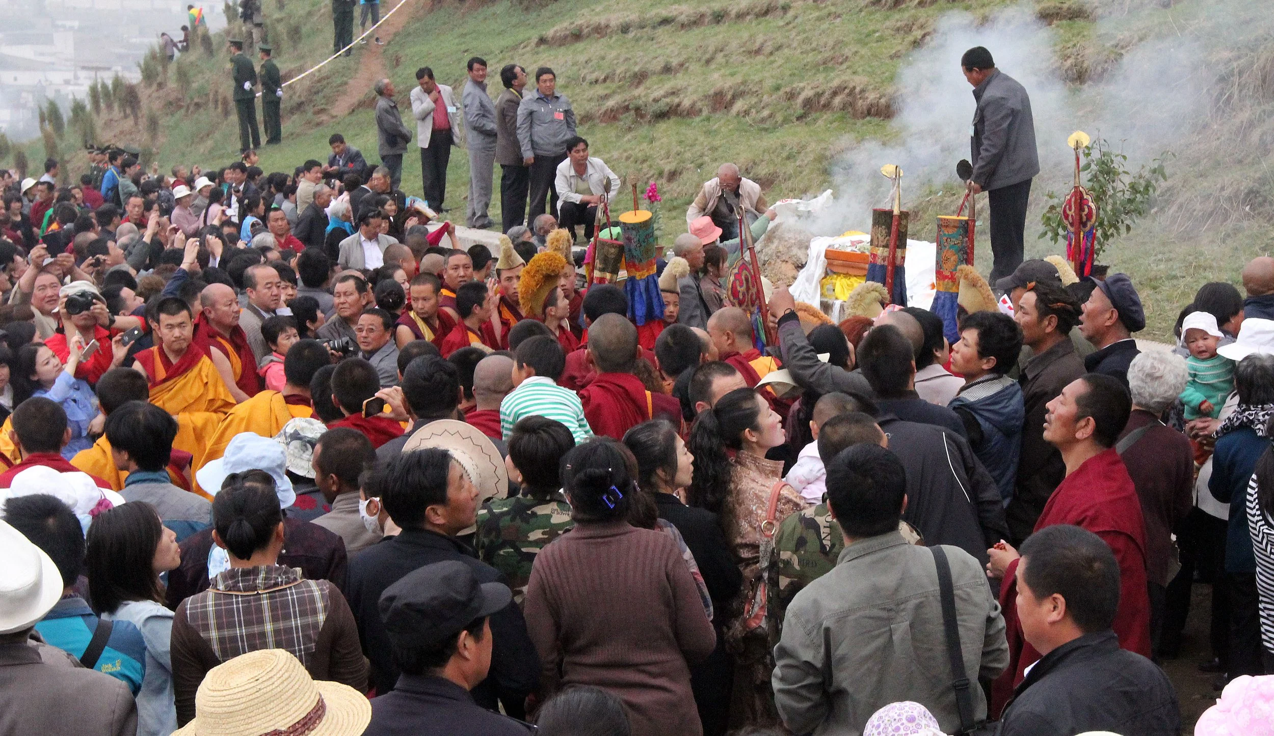 KUMBUM MONASTERY - QINGHAI - SUNNING BUDDHA FESTIVAL 2013 (183).JPG