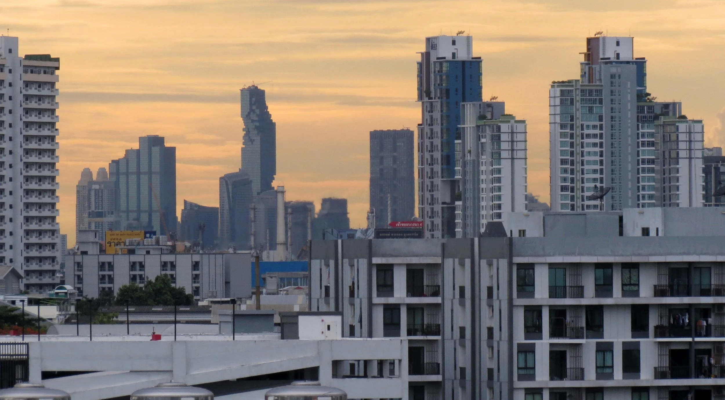 2017 Views of Bangkok from Knightsbridge Condo on Bearing Road