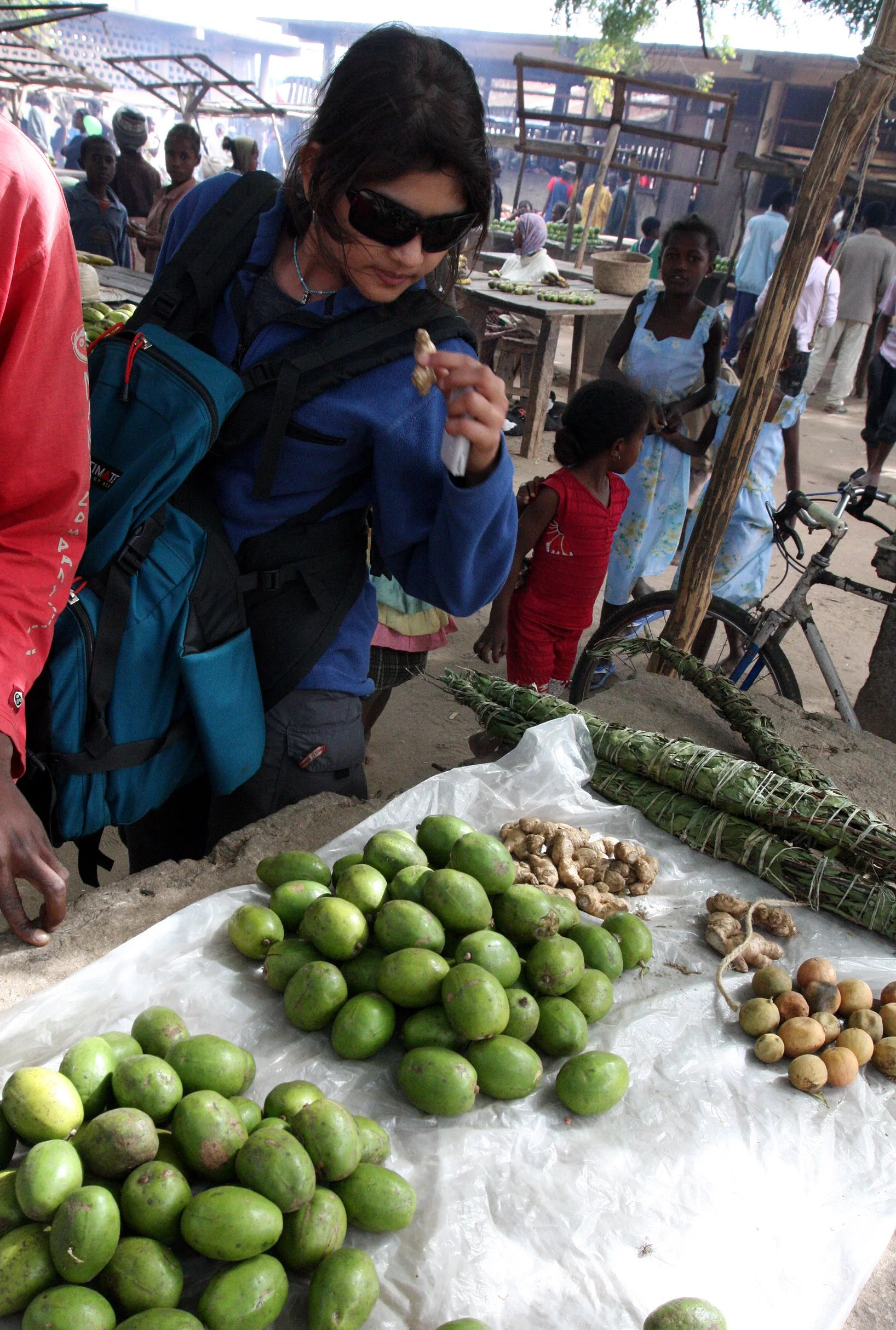 ANTANDROY VILLAGE - BERENTY VILLAGE MADAGASCAR - MARKET DAY (19).JPG