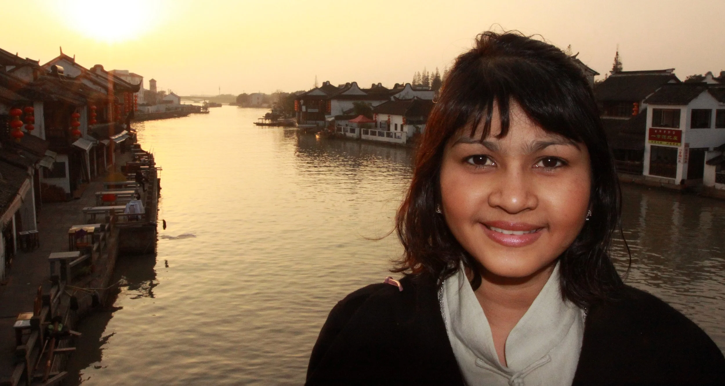 ZHUJIAJIAO WATER TOWN - NOVEMBER 20 2011 (191).JPG