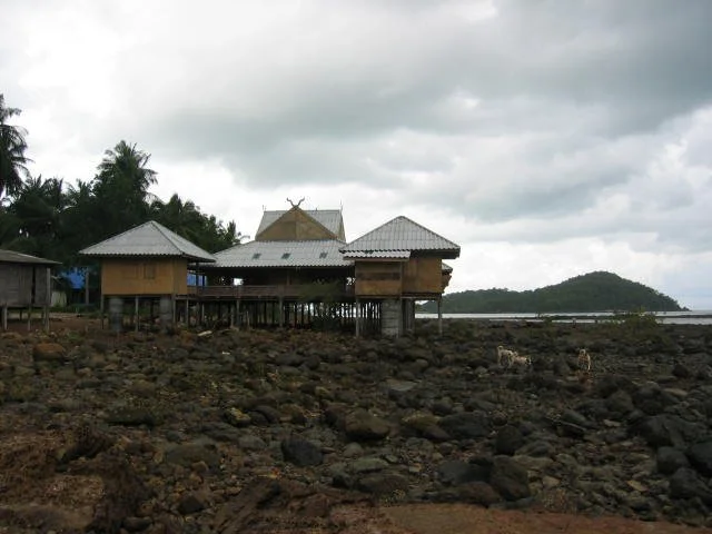 KOH LANTA - SEA GYPSY VILLAGE - 2005 (10).jpg