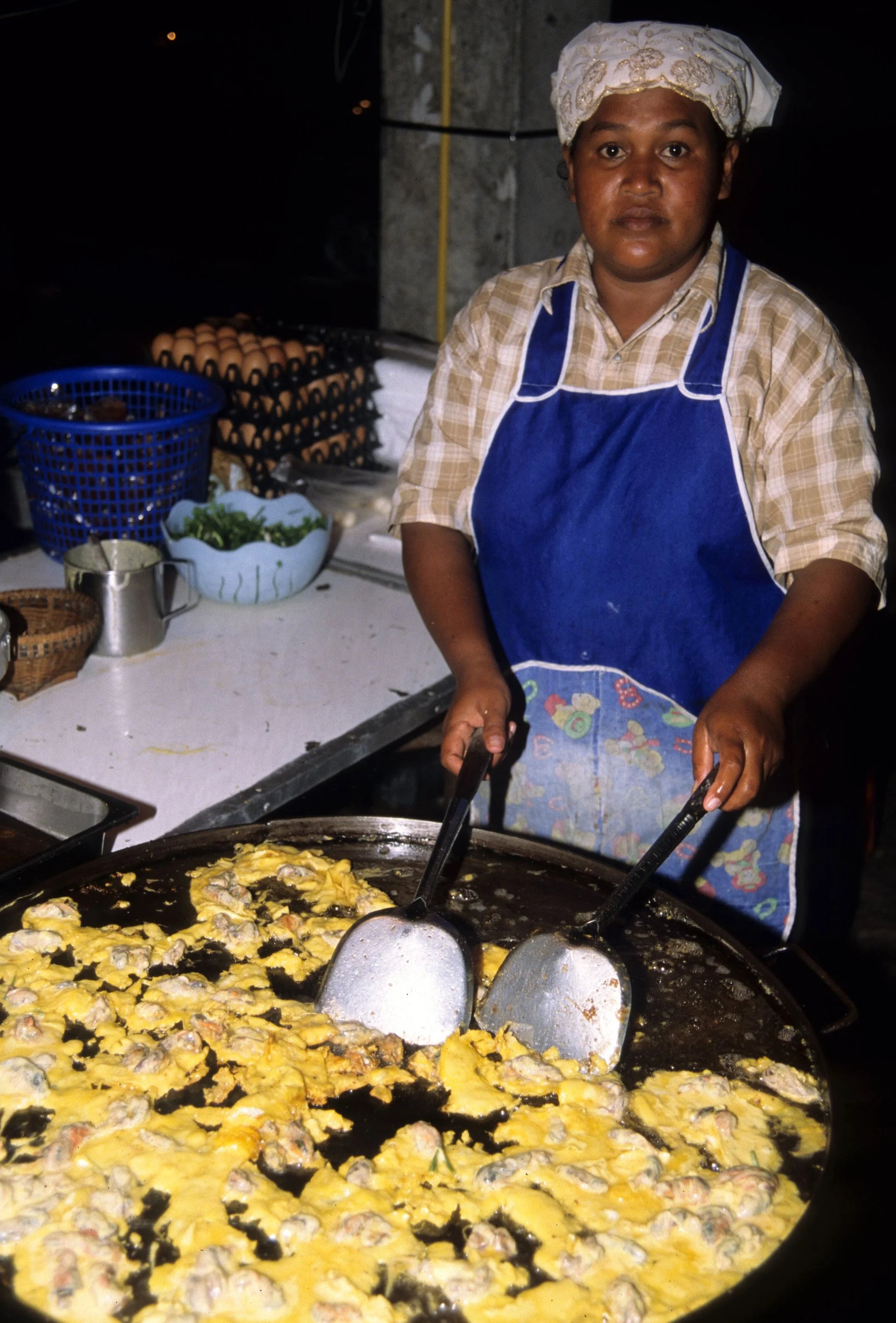 2004 Nakhonsithammarat Markets, Monks and Baby Cokie (48).jpg