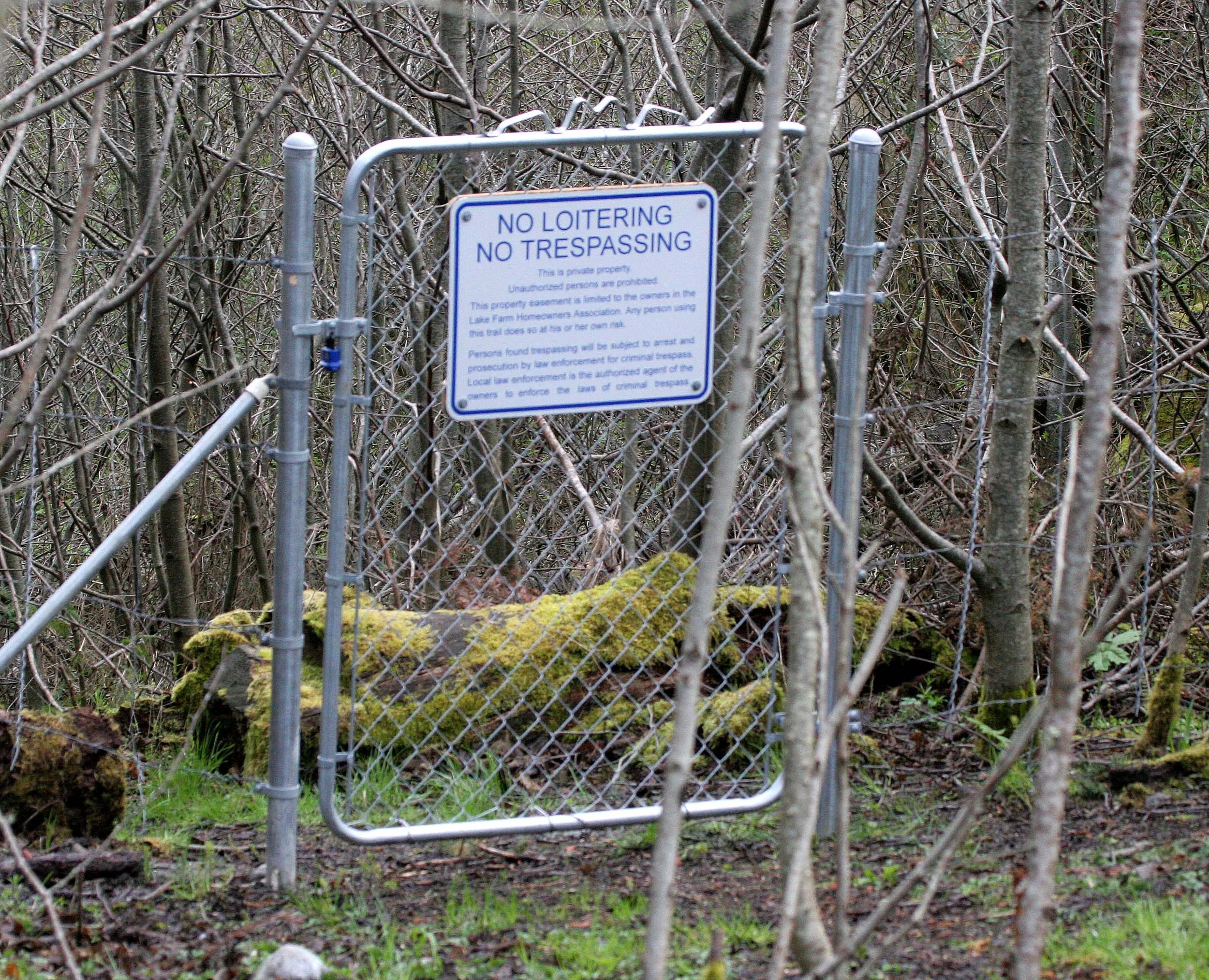 2008-4-20 LAKE FARM BEACH TRAIL (2).JPG