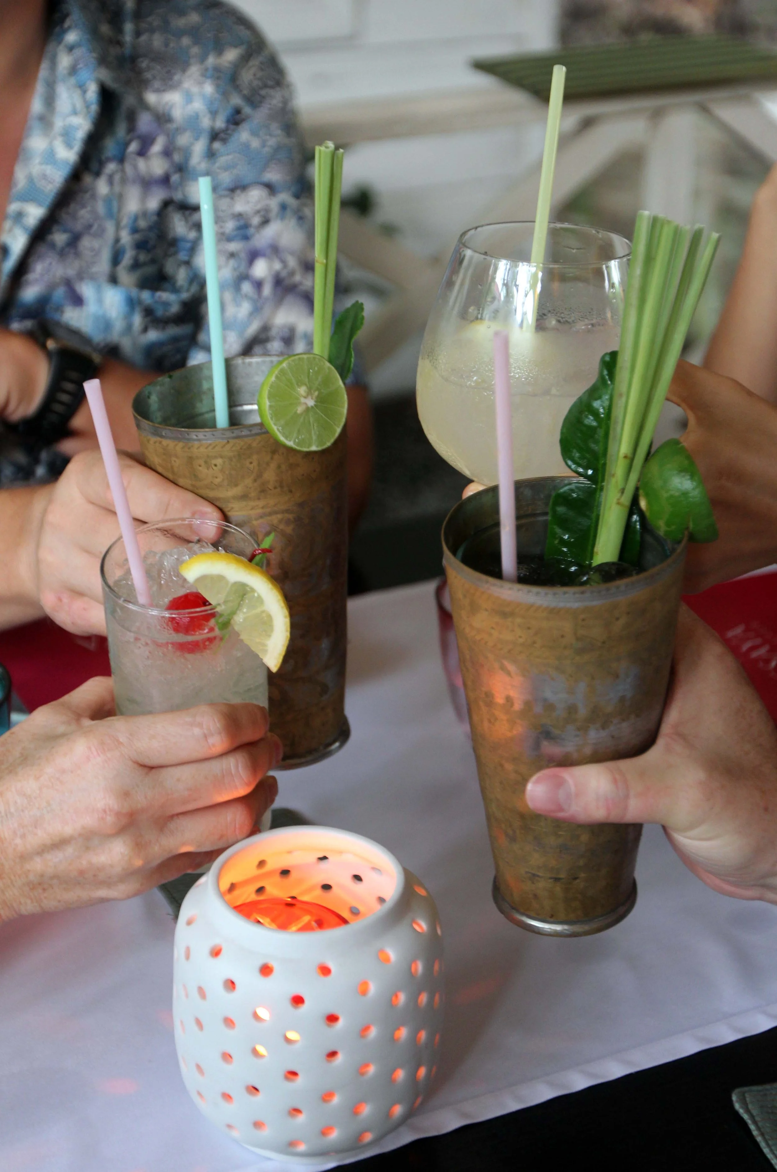 2013 BKK - NIGHT OUT AT ISSAYA WITH FRIENDS (13).JPG