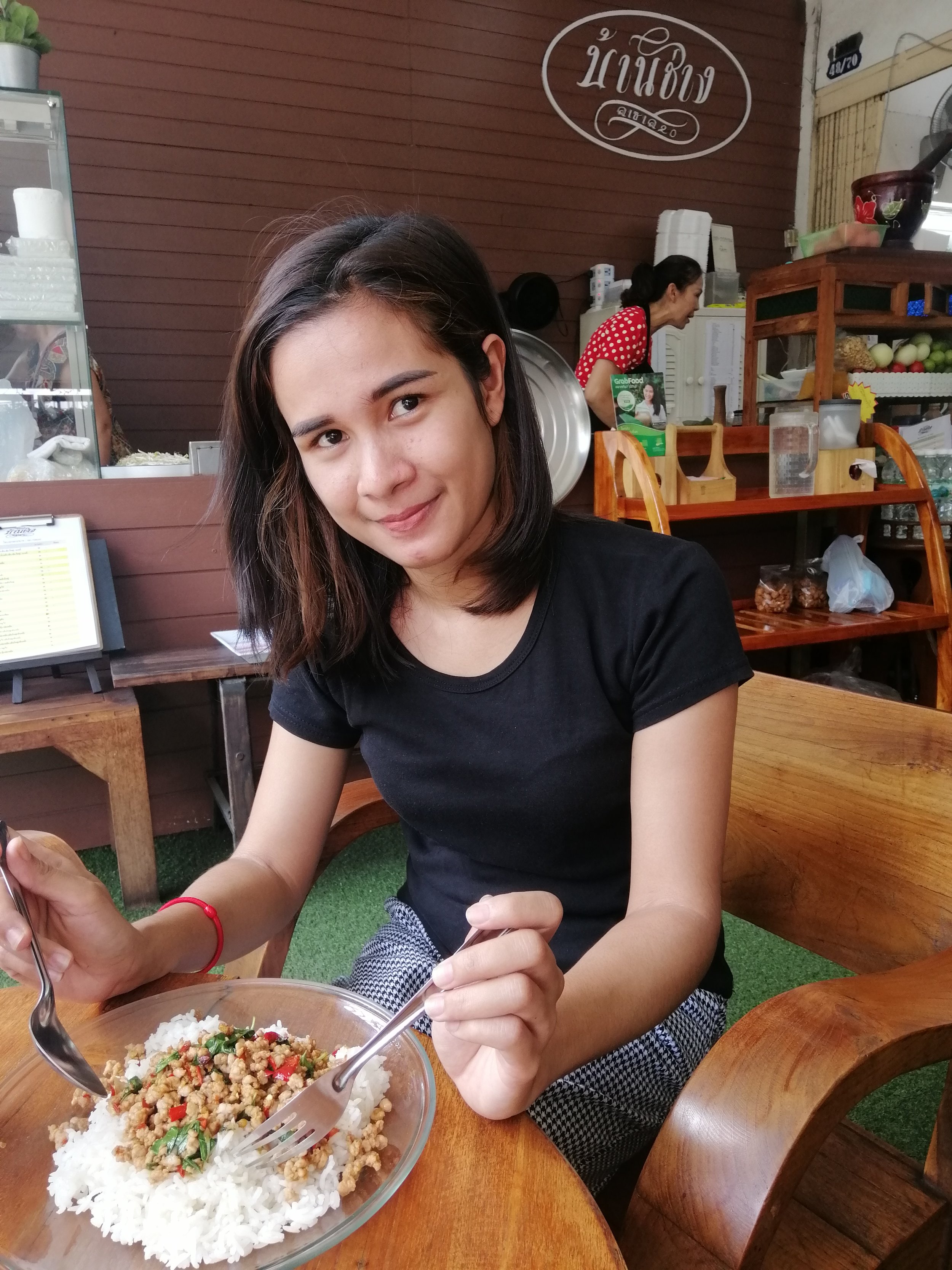 2018 Pics with Gift in Thailand (551).jpg