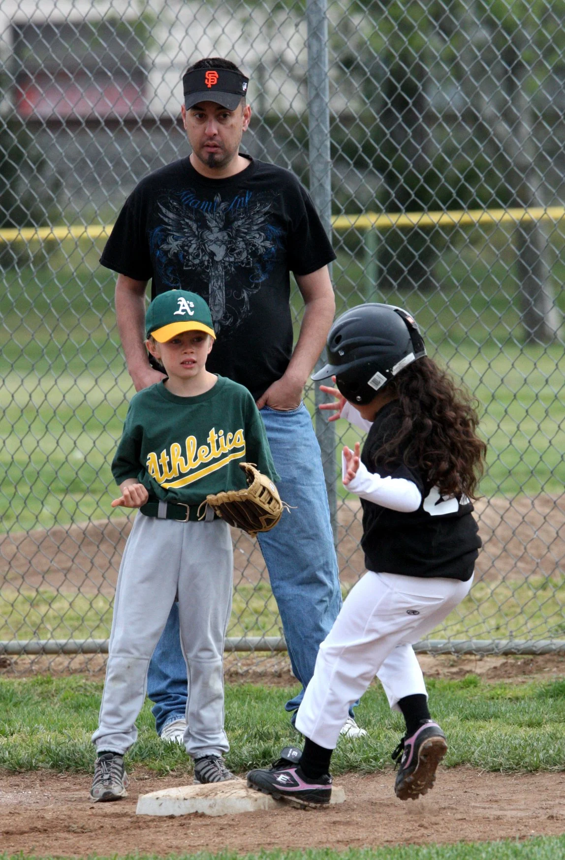 2010-4-10 ETHAN'S BIG GAME - SACRAMENTO - ROADTRIP 2010 (19).JPG