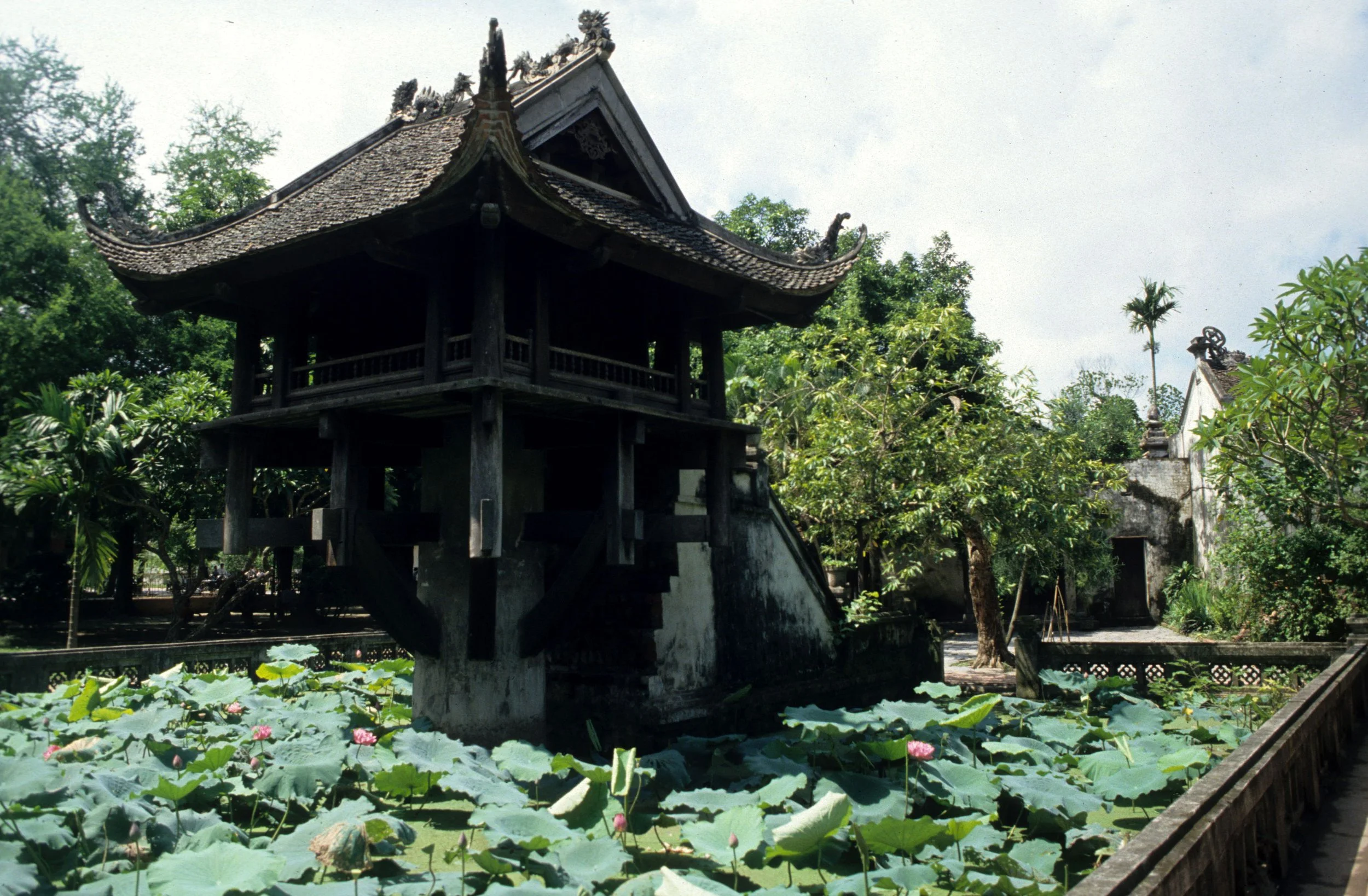 HANOI - ONE PILLARED PAGODA AAA.jpg