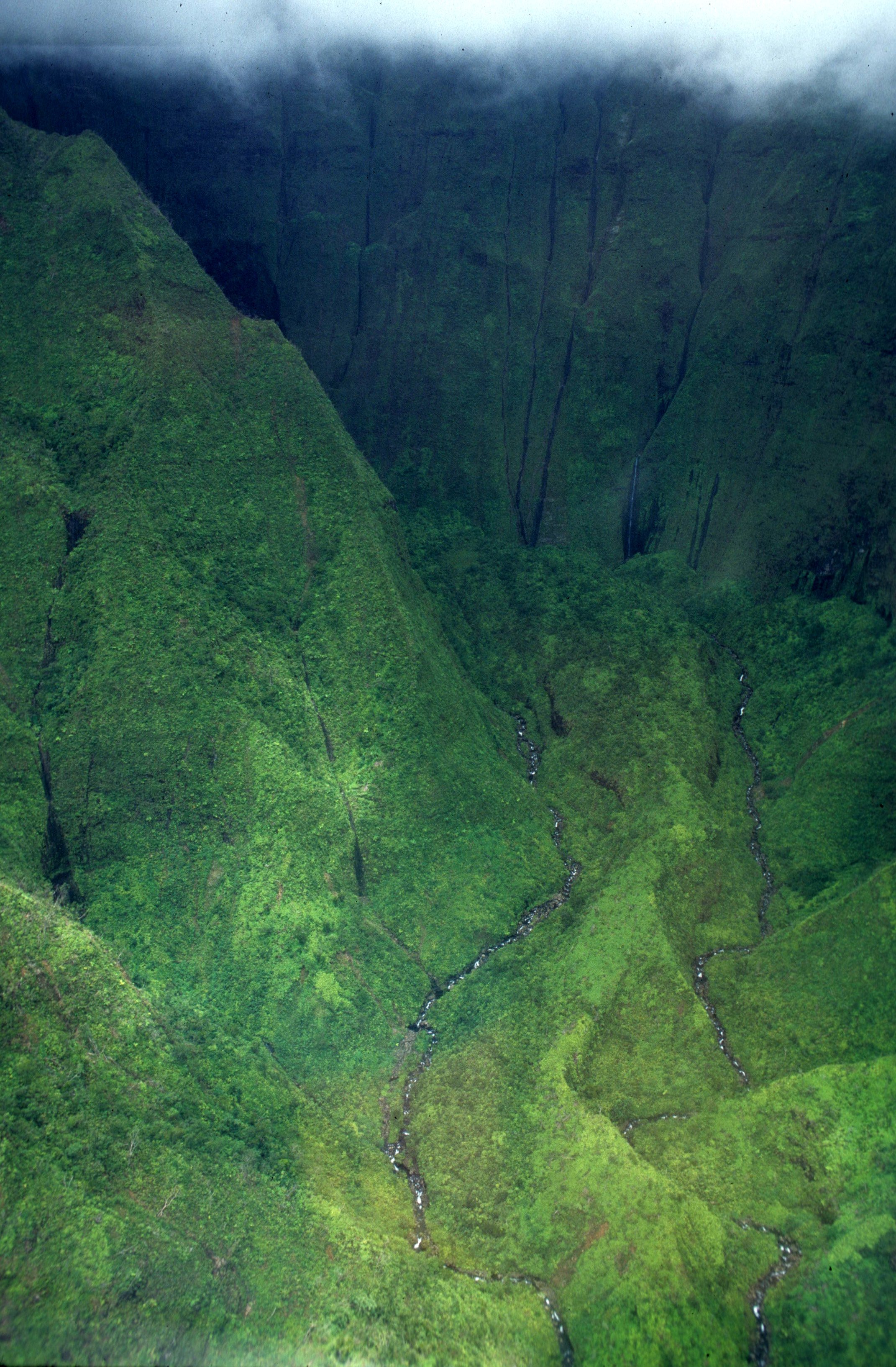 HAWAII - KAUAI - KAHILI CRATER.jpg