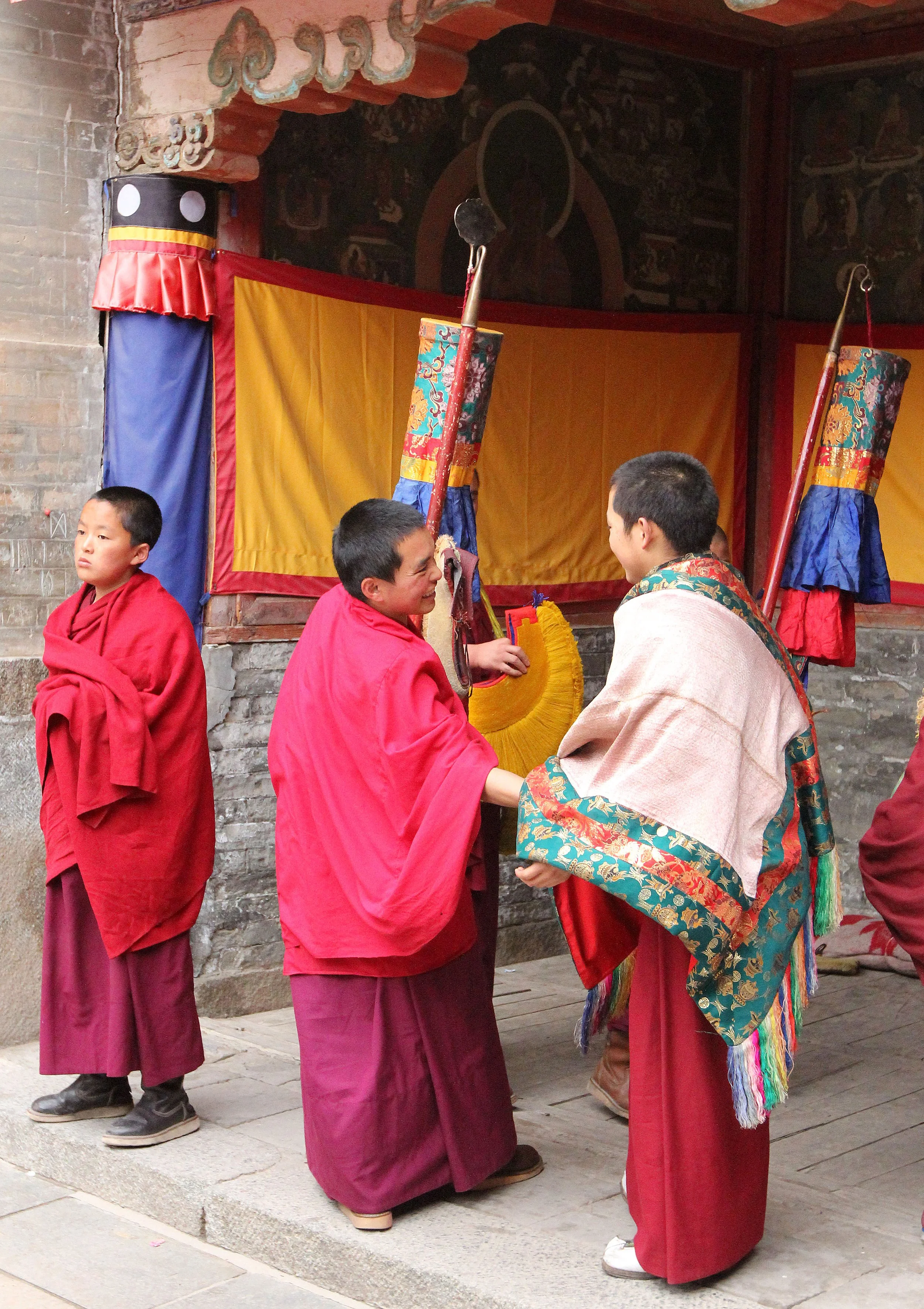 KUMBUM MONASTERY - QINGHAI - SUNNING BUDDHA FESTIVAL 2013 (64).JPG
