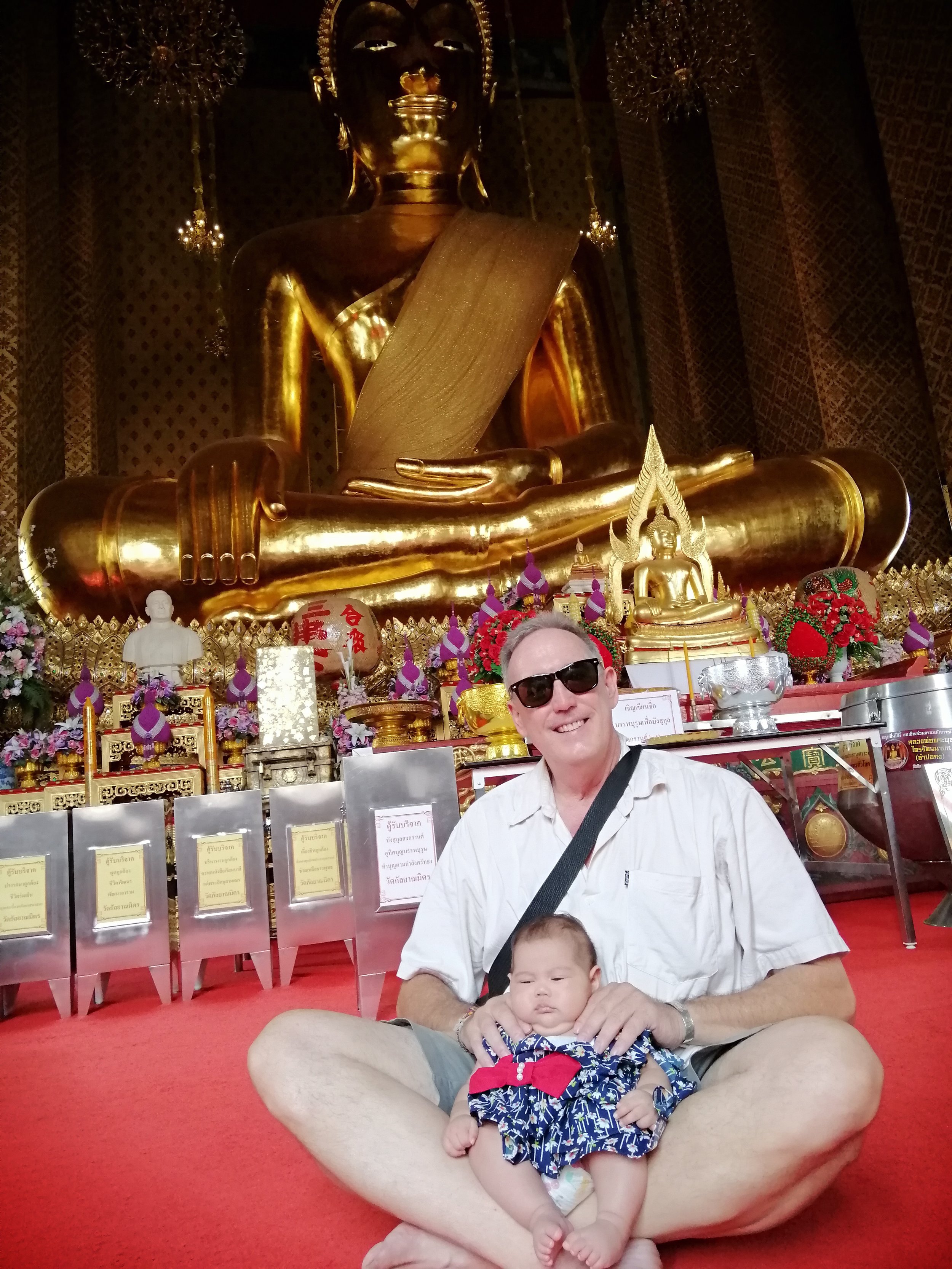 2020 Wat Arun with Liana, Cokie and Gift (58).jpg