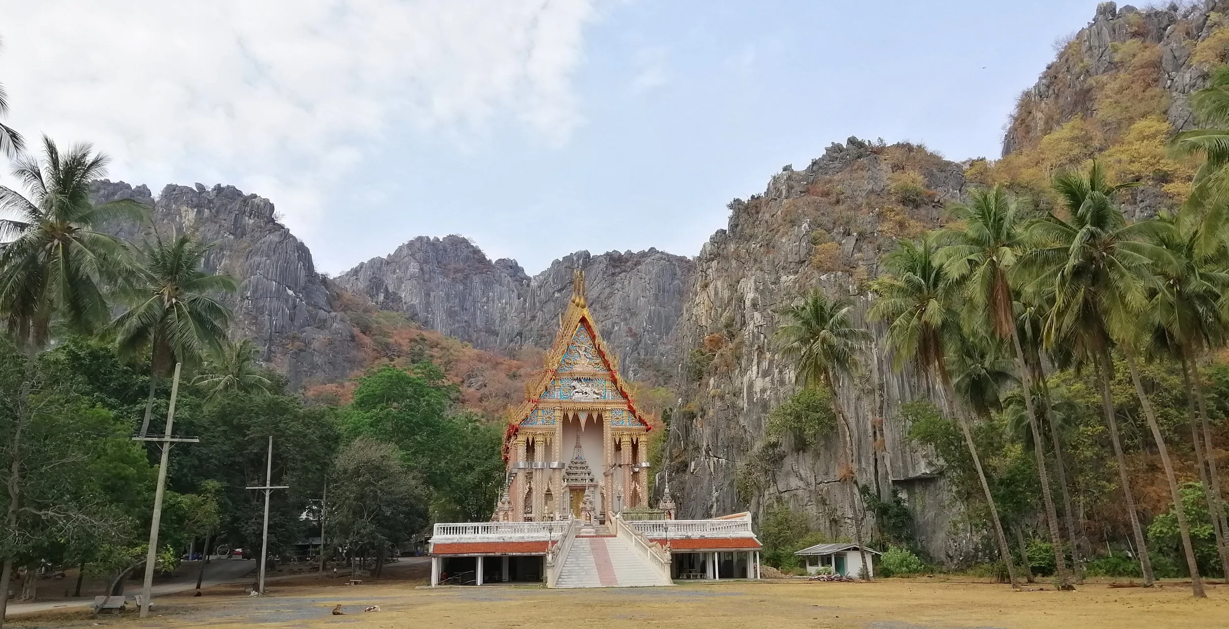 Wat Khao Daeng