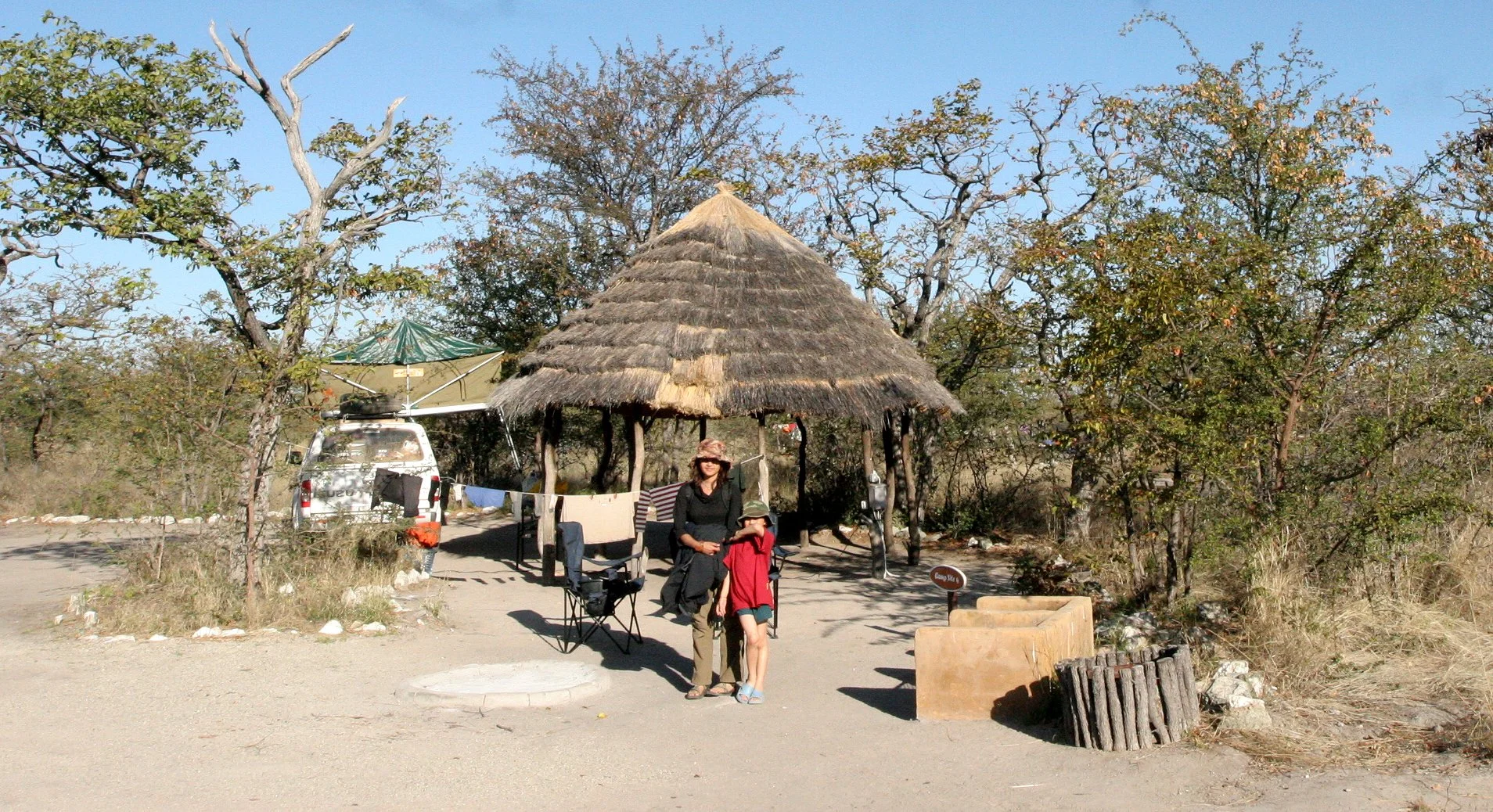BOTSWANA - CAMPING IN PLANET BAOBAB.JPG