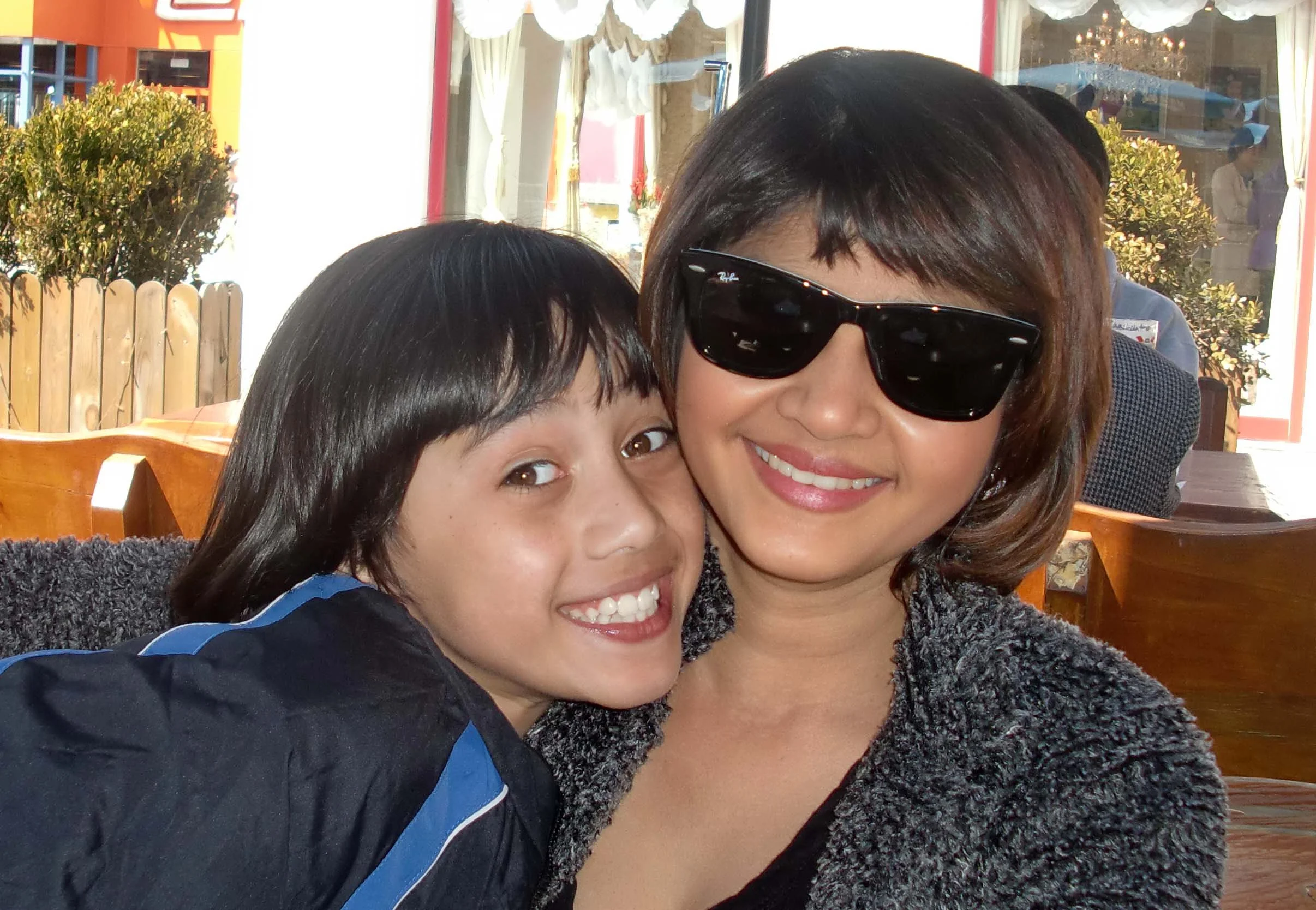 2011-3-12 DAY AT THE THUMB PLAZA (15).JPG