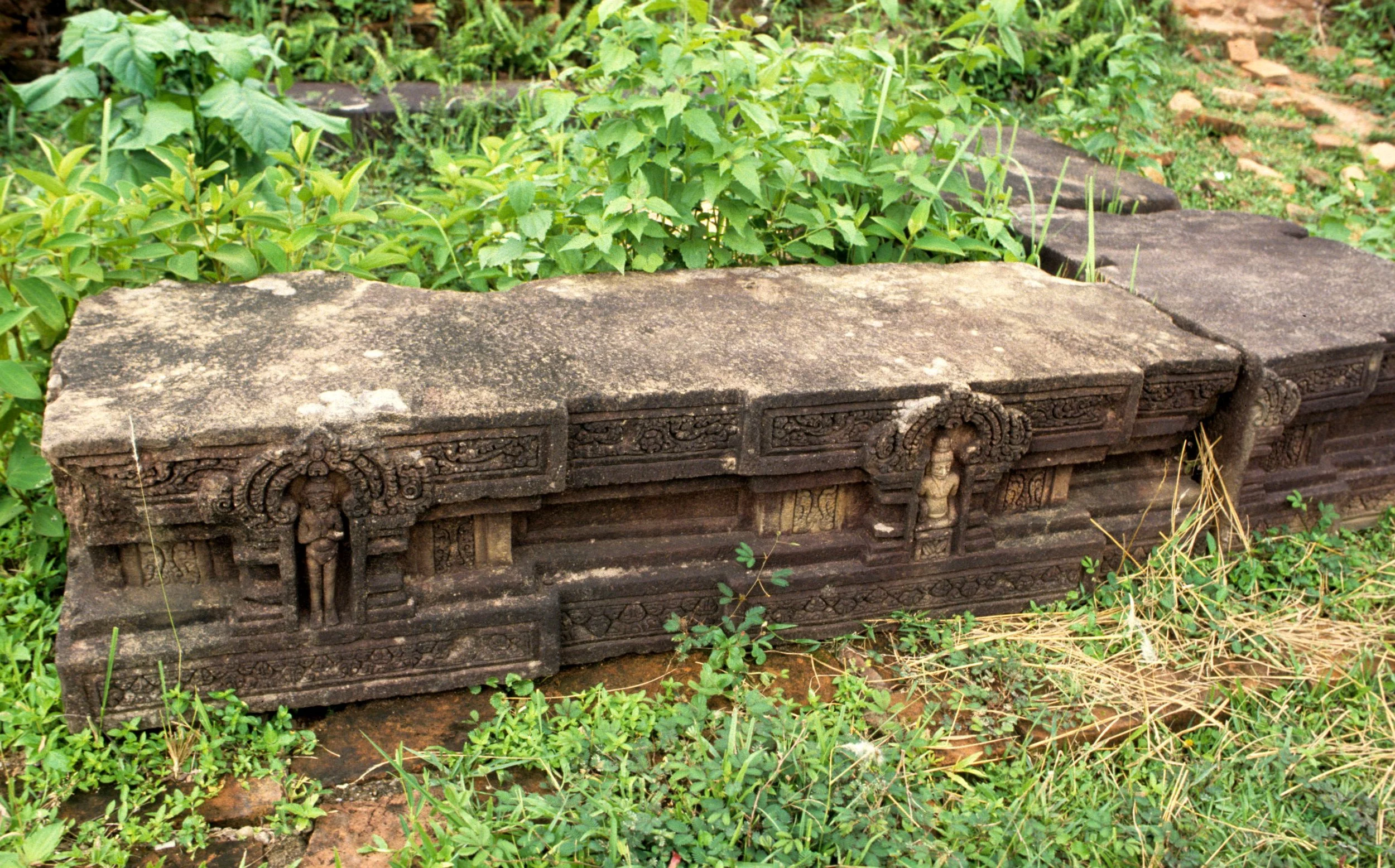 VIET NAM - MY SON - CHAM TEMPLES (3).jpg