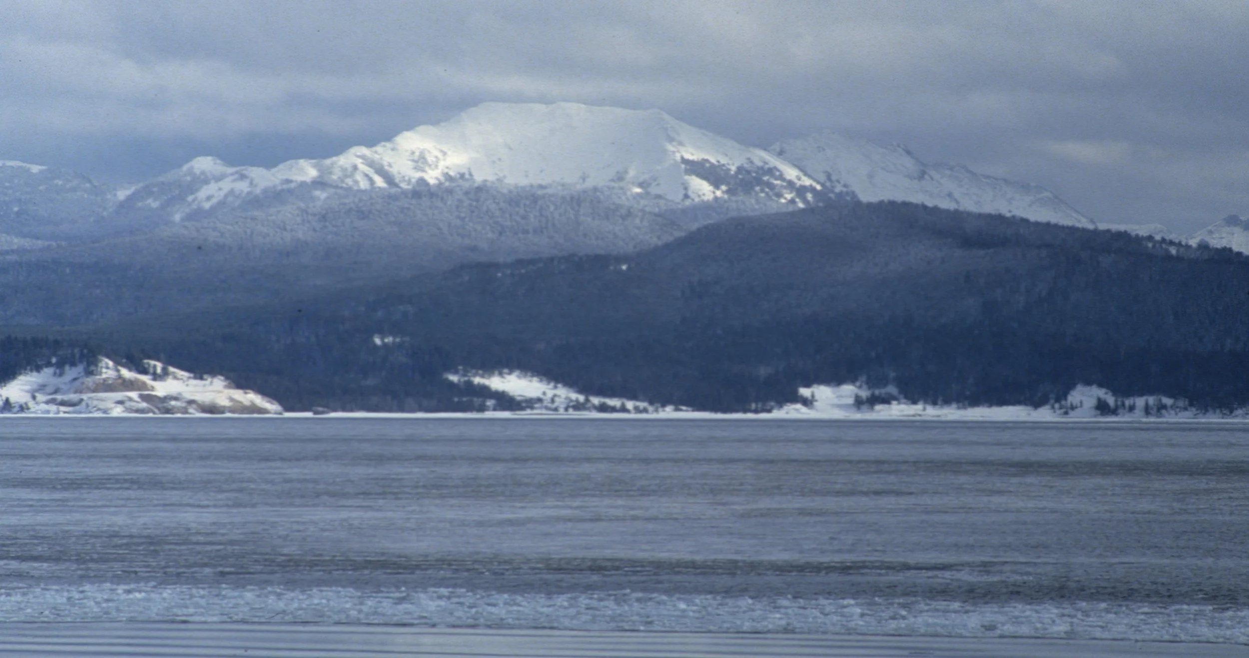 YELLOWSTONE IN WINTER - YELLOWSTONE LAKE B.jpg