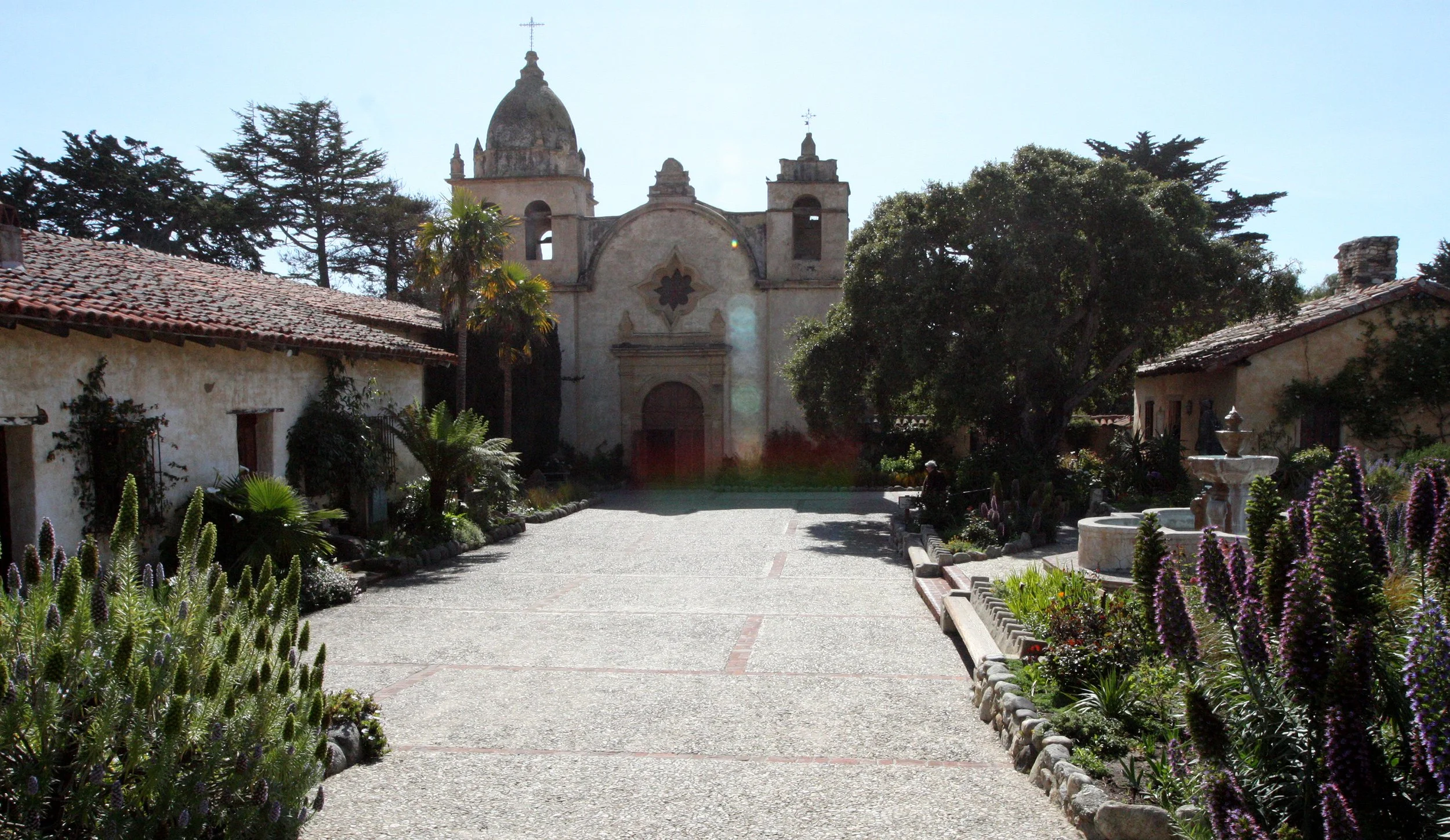 2010-4-1 CARMEL MISSION.JPG