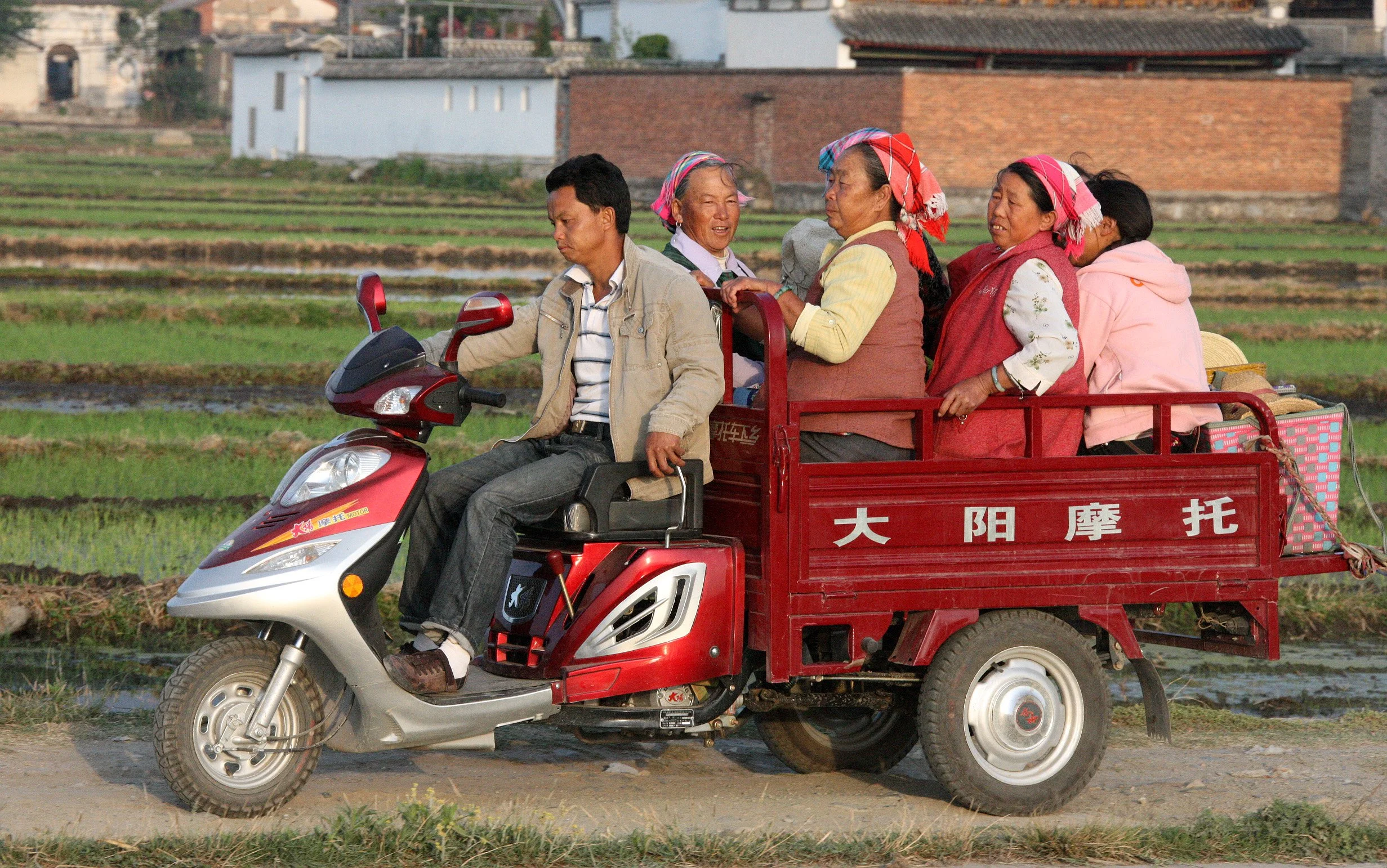LINDEN CENTER - XIZHOU VILLAGE YUNNAN CHINA (113).JPG