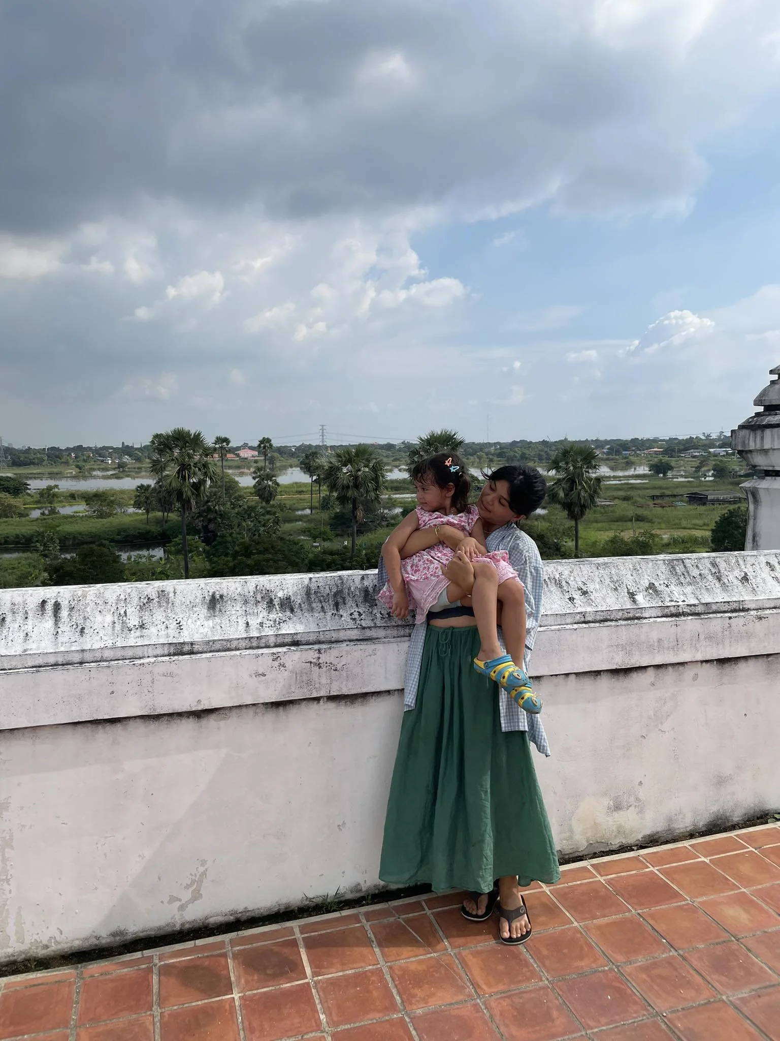 2022 Ayutthaya with Cokie. Liana & Lalita & Gift (58).jpg
