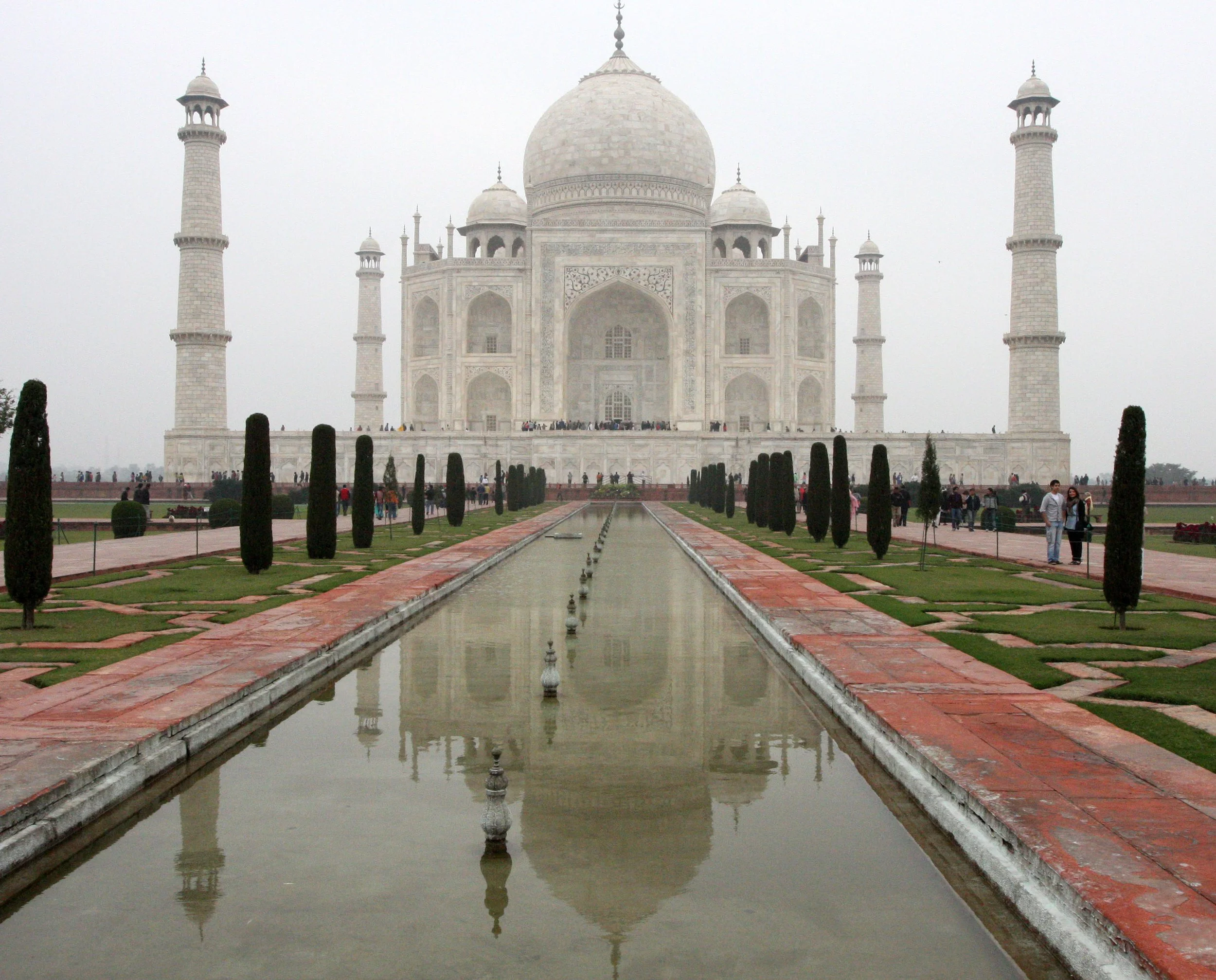 AGRA INDIA - SOM AND HER SARI AT THE TAJ MAHAL! (31).JPG