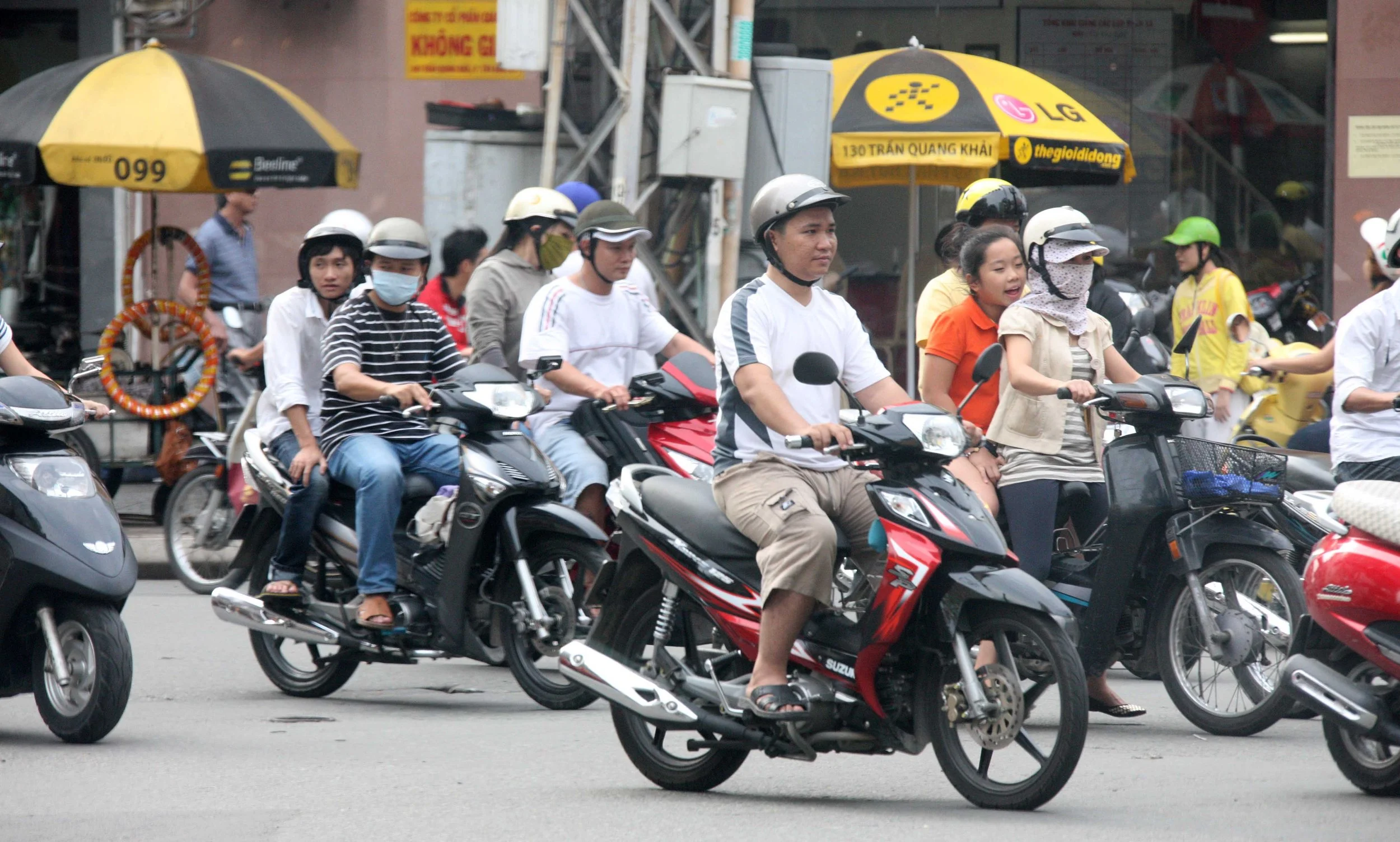 SAIGON VIET NAM - AND OUTSKIRTS OF TOWN (34).JPG