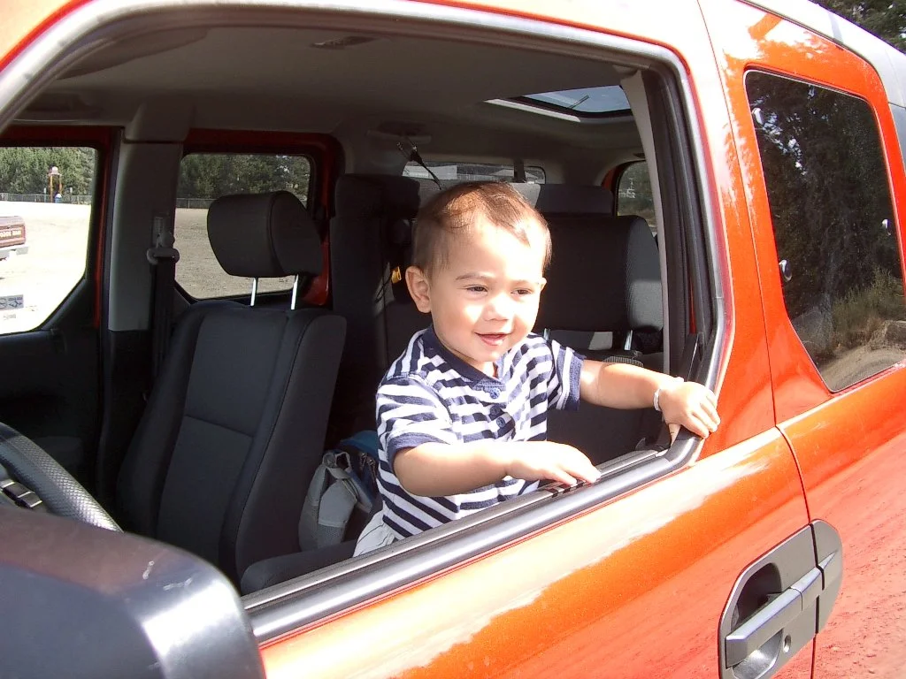 2003-9-2 HANGING WITH VICTOR.JPG