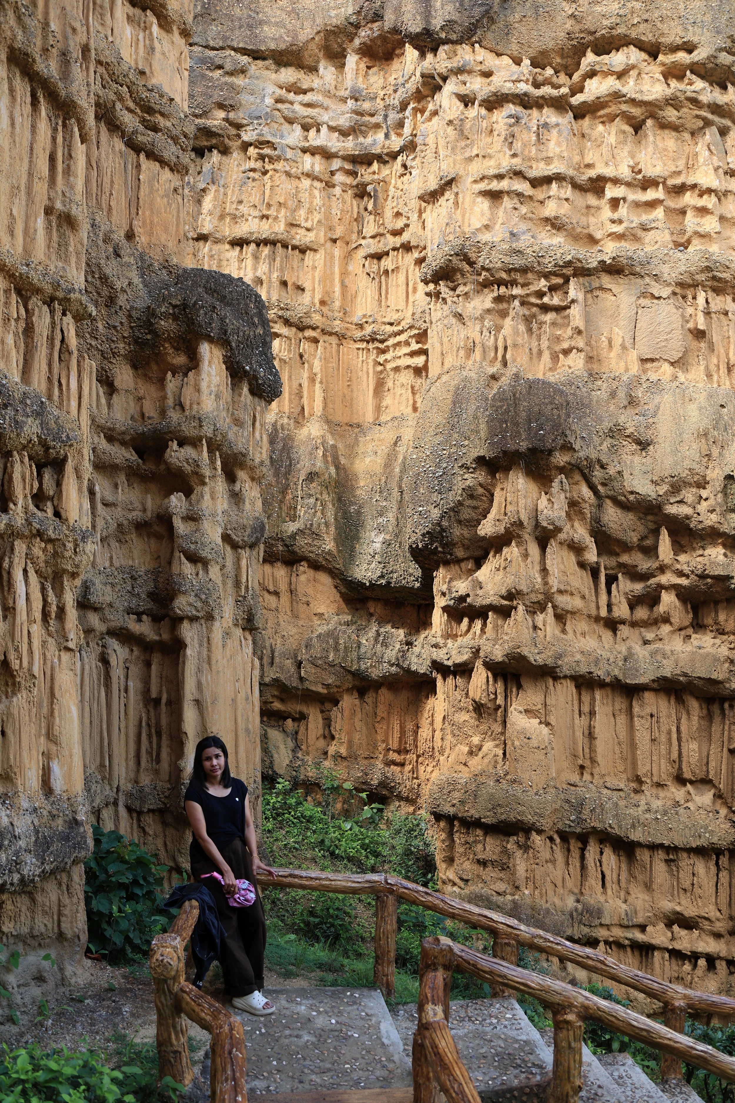 Pha Chor Roman Pillars - Mae Wang National Park, Chiang Mai (34).jpg