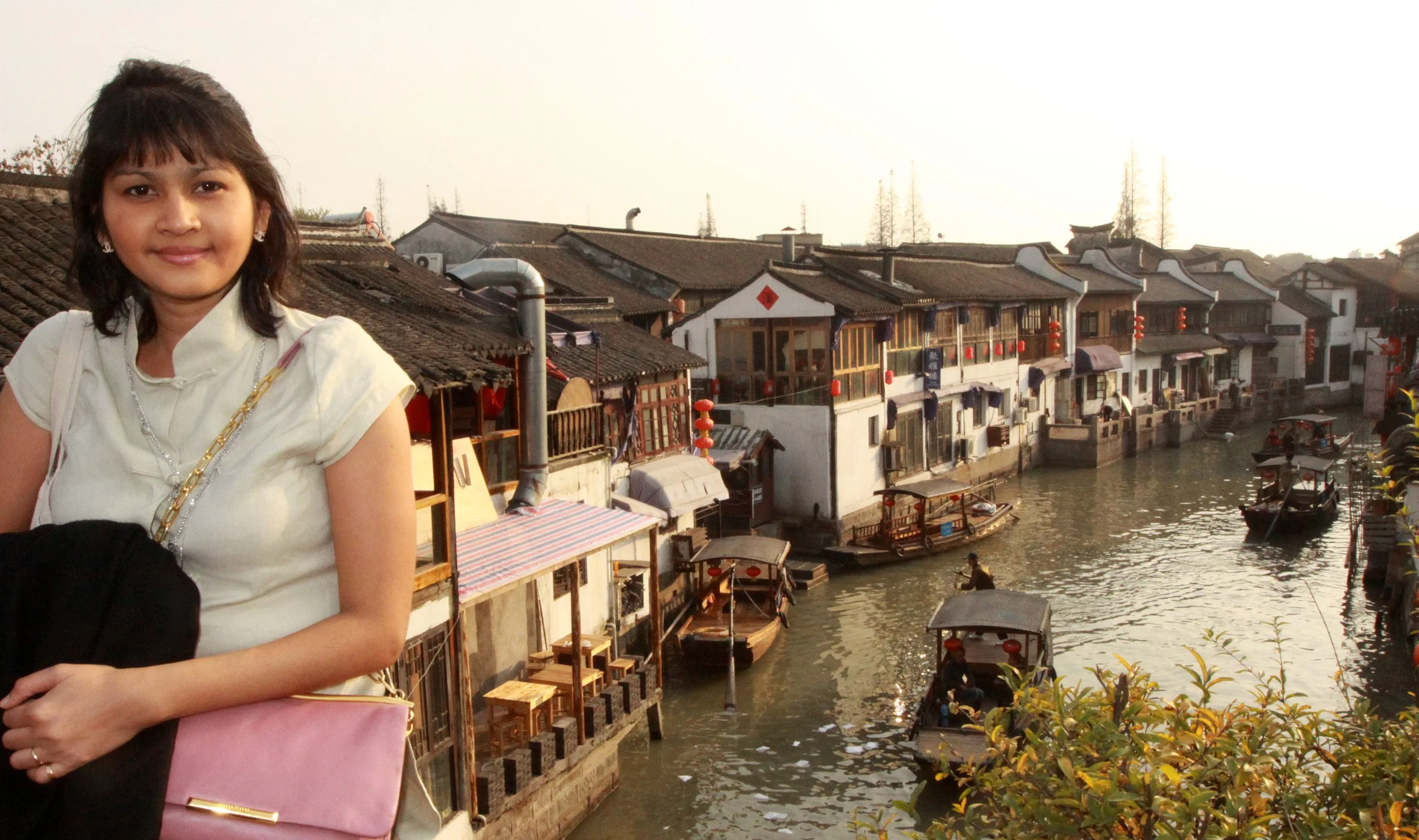 ZHUJIAJIAO WATER TOWN - NOVEMBER 20 2011 (69).JPG