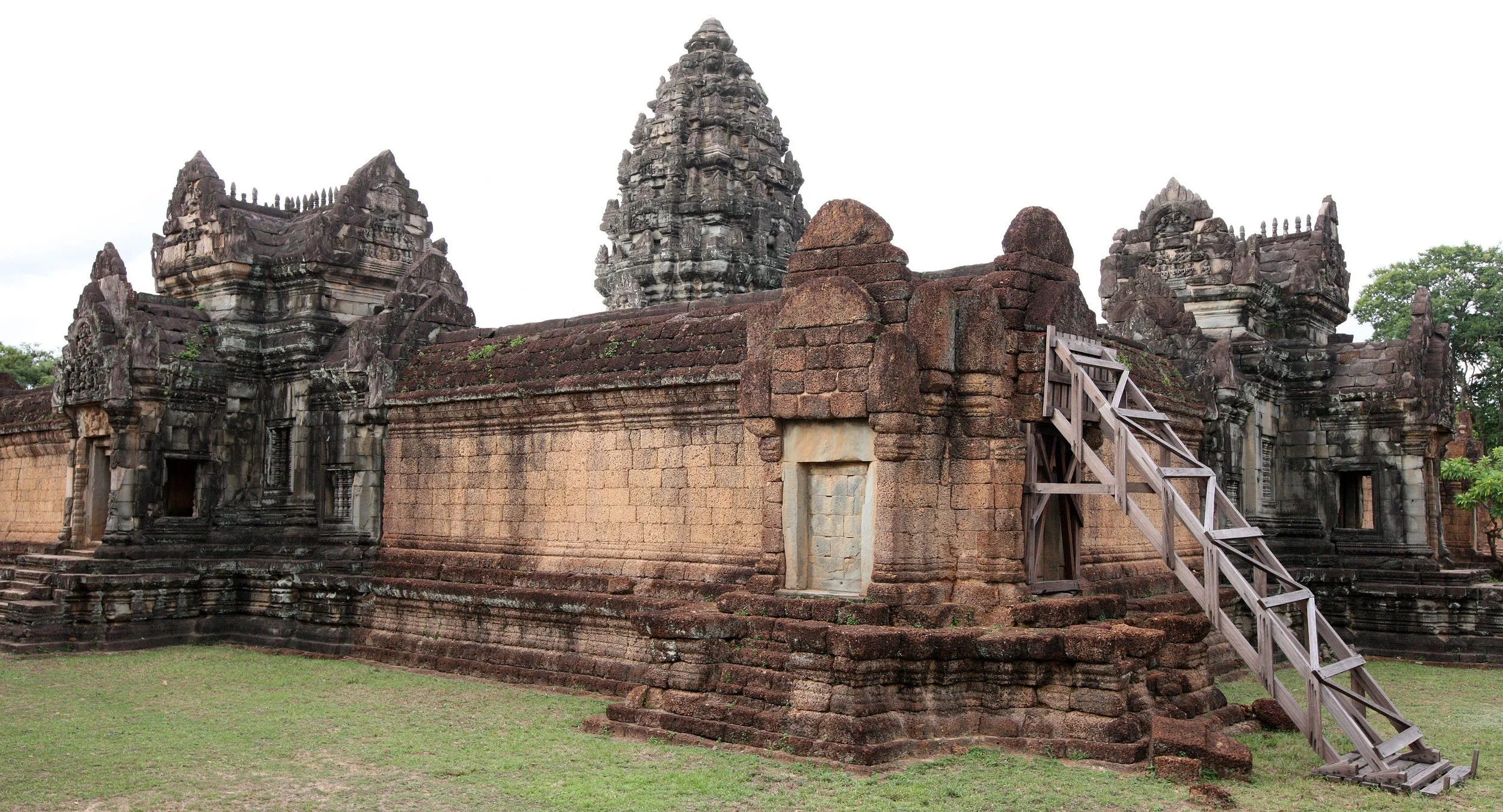 BANTEAY SAMRE TEMPLE - CAMBODIA (20).JPG