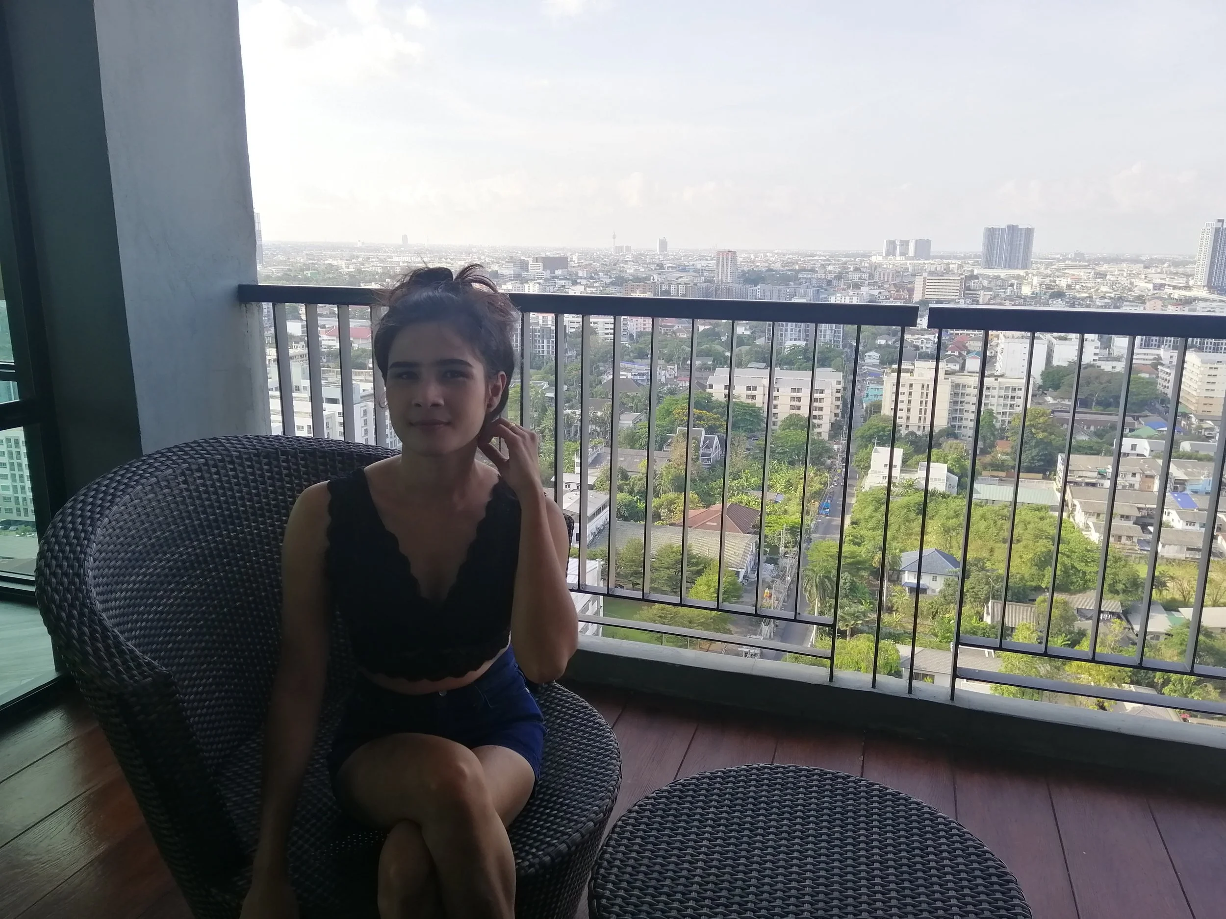 2018 Pics with Gift in Thailand (347).jpg