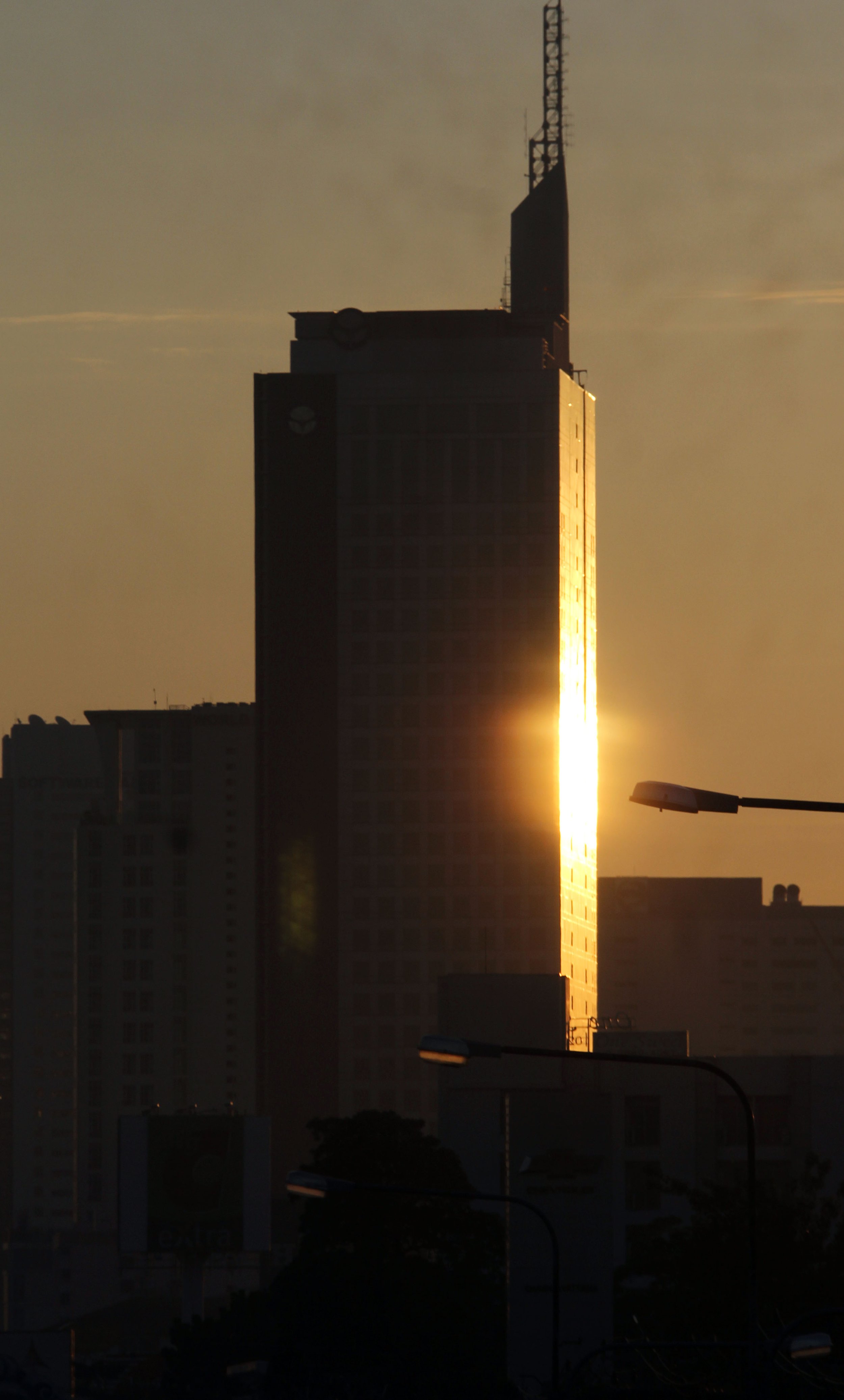 2014 Bangkok Sunset & Moonrise (70).JPG