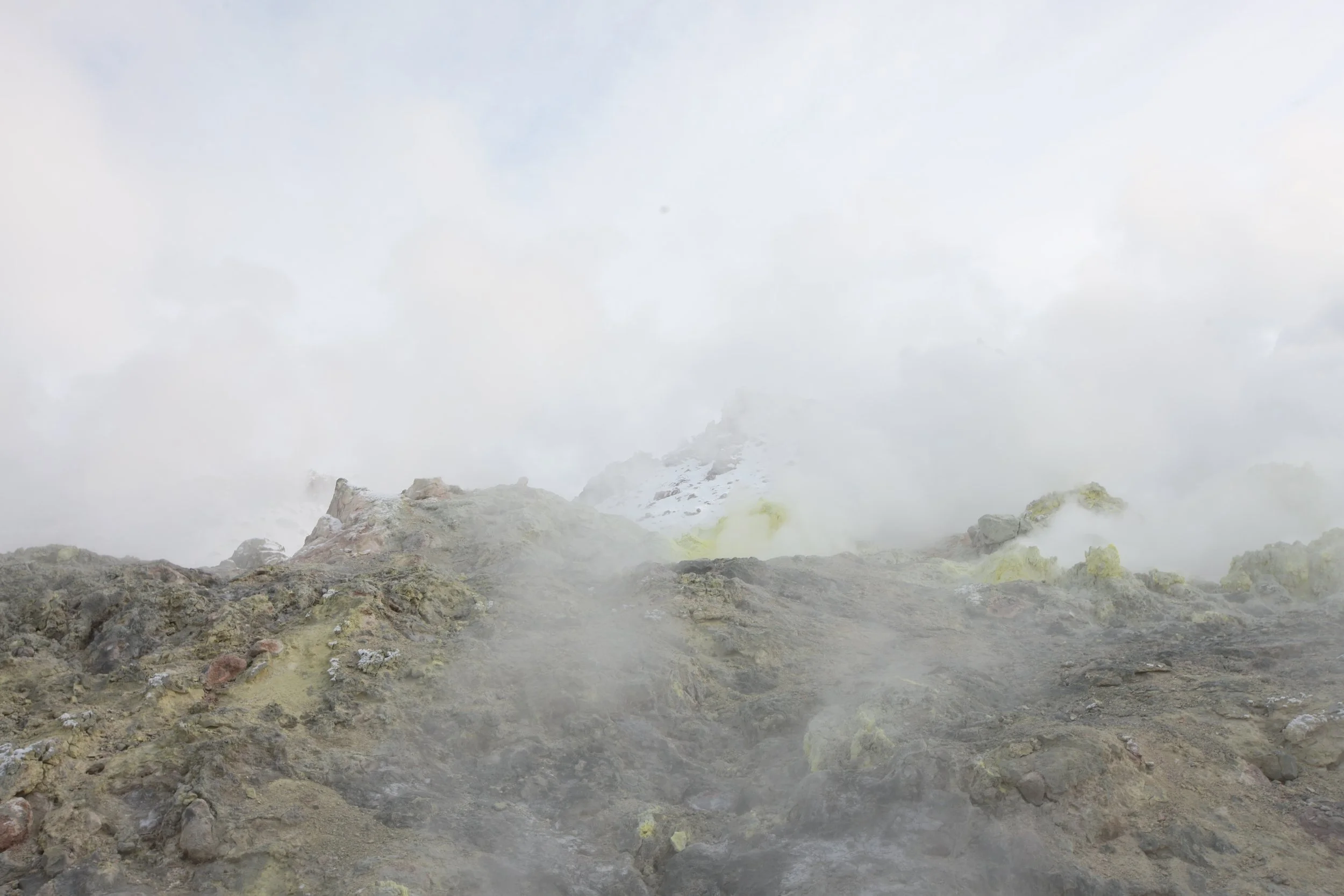 KUSSHARO LAKE, HOKKAIDO JAPAN - MT IWO FUMAROLES (13).JPG