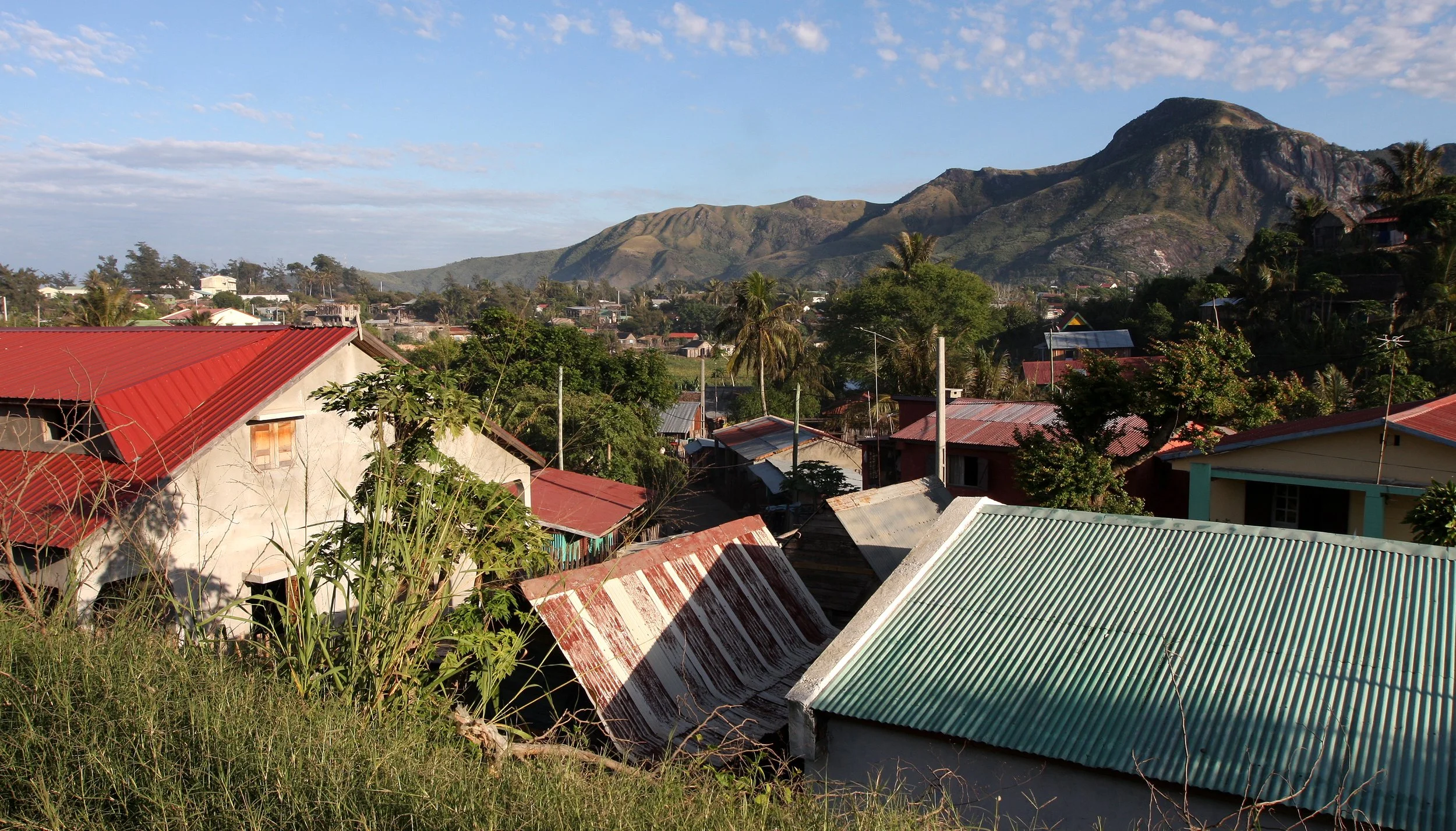 FORT DAUPHIN MADAGASCAR - SCENES (11).JPG