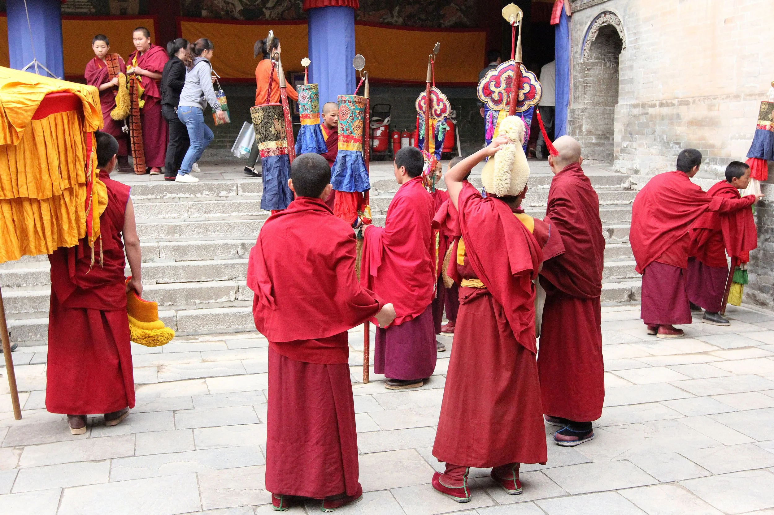 KUMBUM MONASTERY - QINGHAI - SUNNING BUDDHA FESTIVAL 2013 (40).JPG